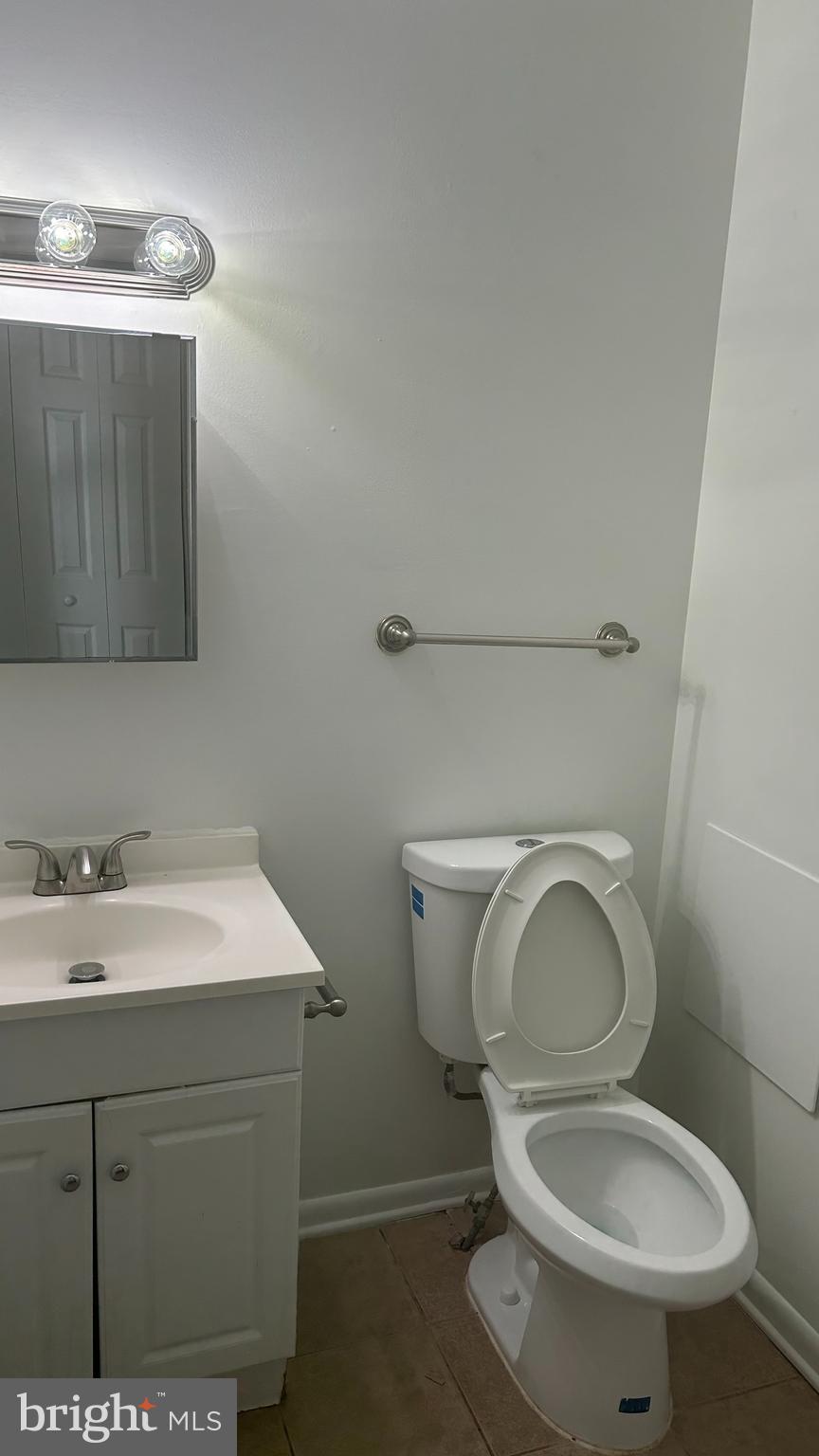 DEVON HILLS CONDO - Residential Lease