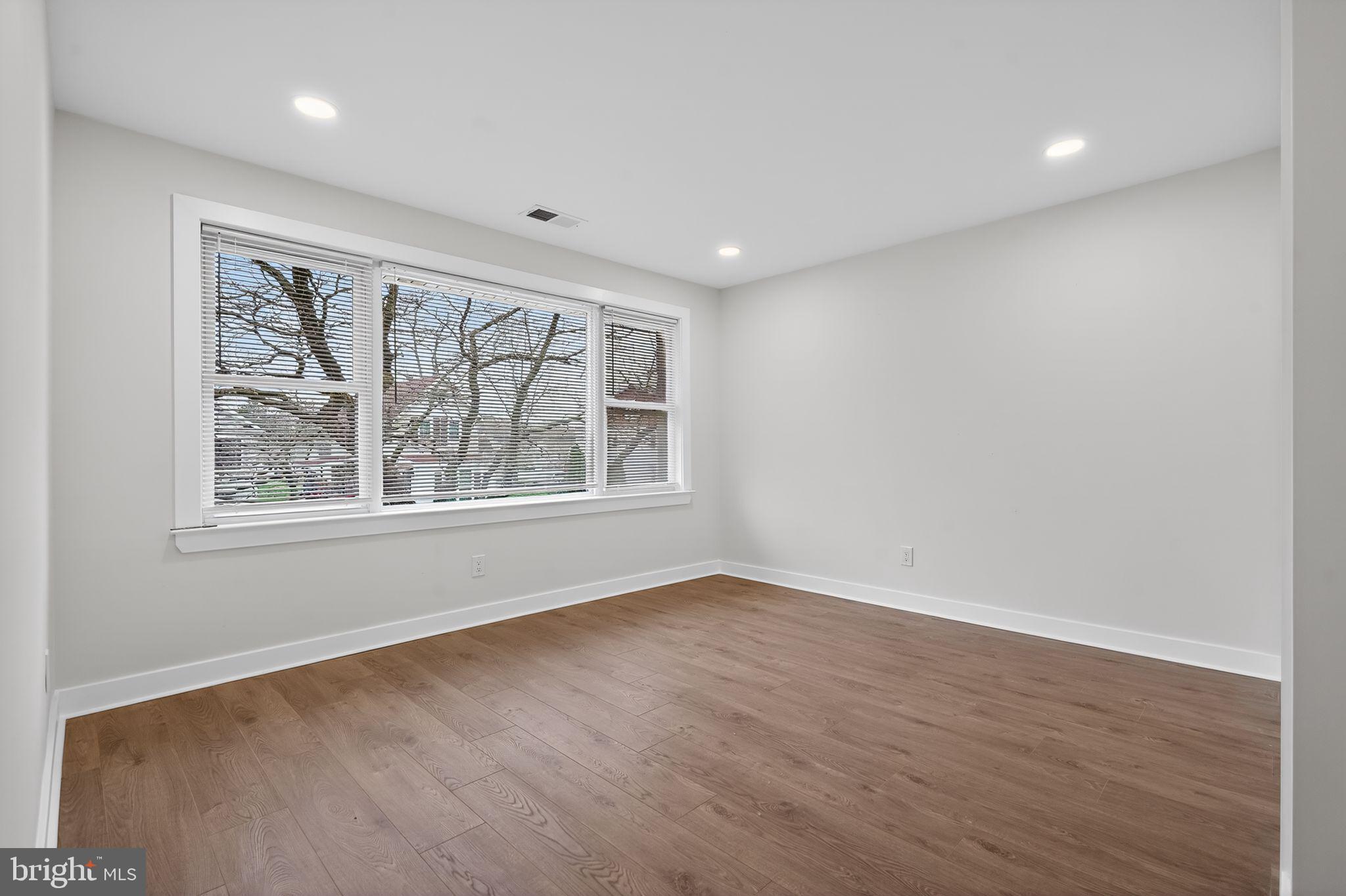 ELKINS PARK - Residential