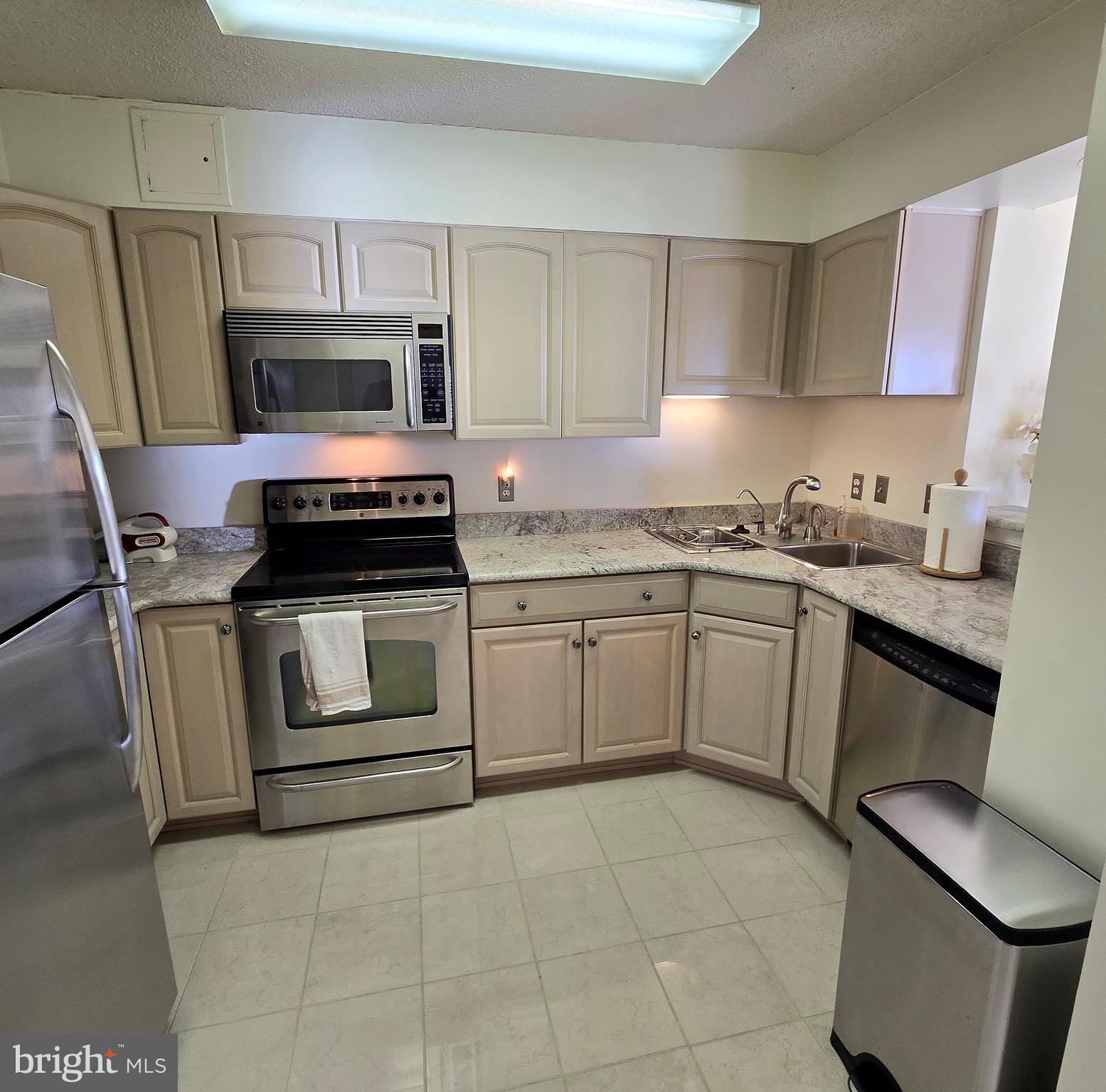 2111 WISCONSIN AVENUE NW 401