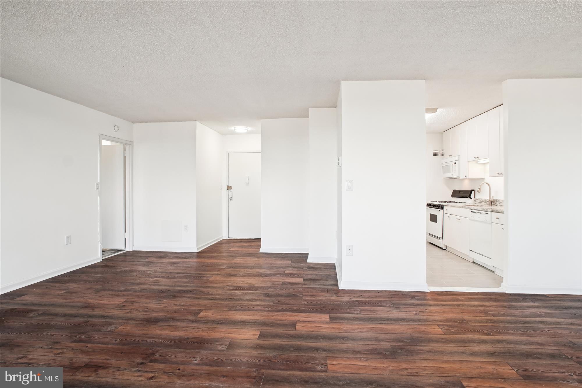 1225 MARTHA CUSTIS DRIVE 811