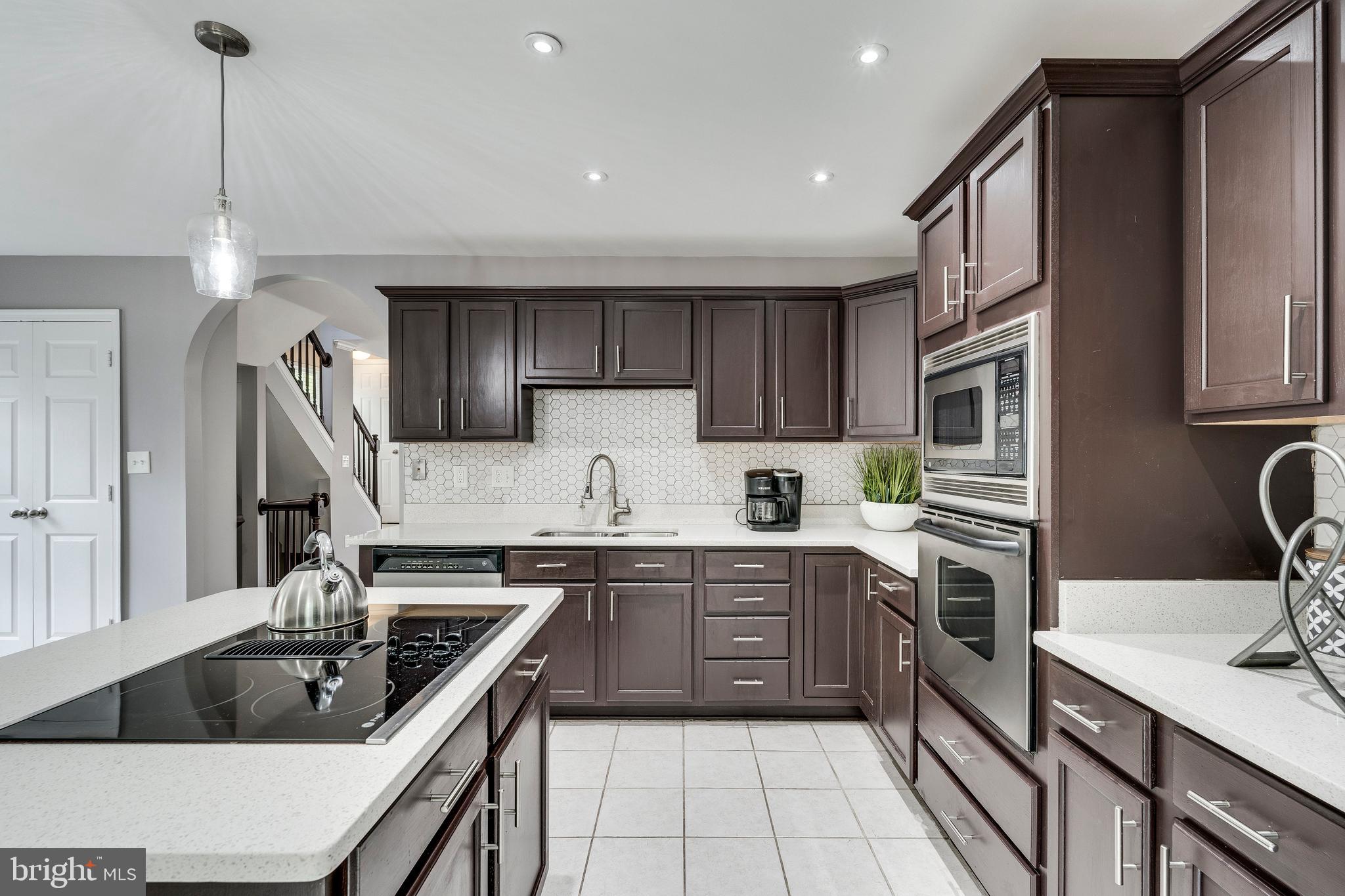 WOODVIEW VILLAGE - Residential