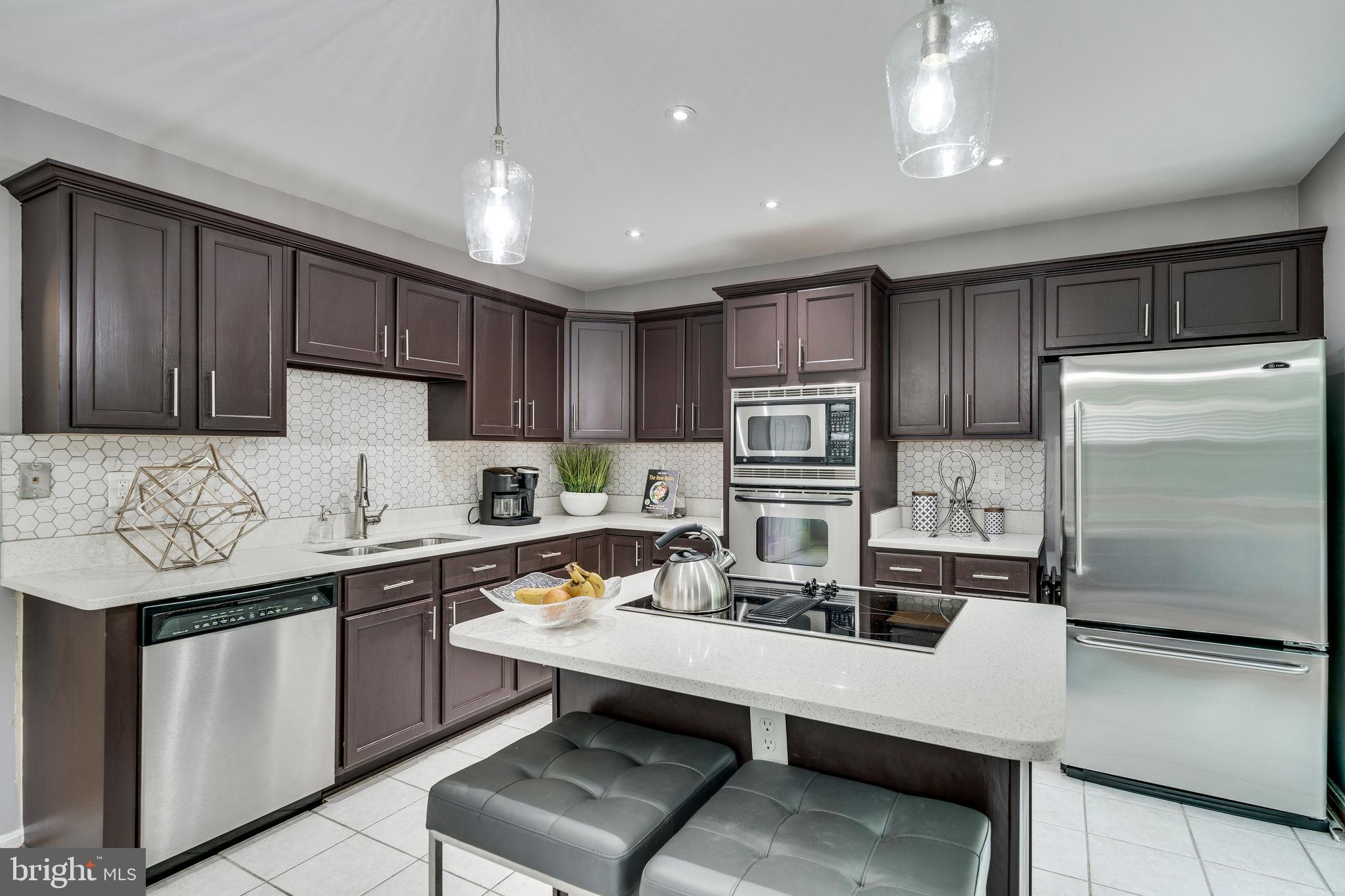 WOODVIEW VILLAGE - Residential