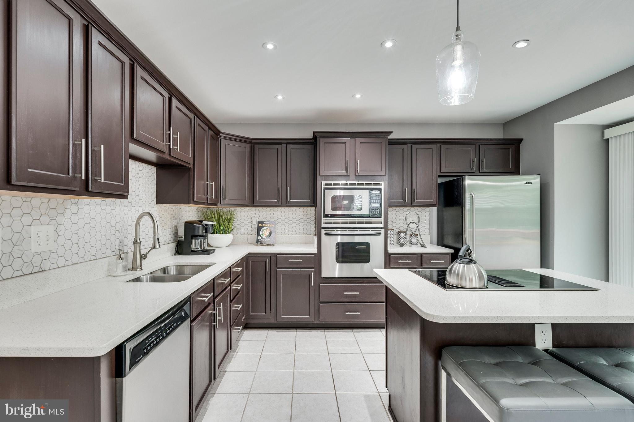 WOODVIEW VILLAGE - Residential