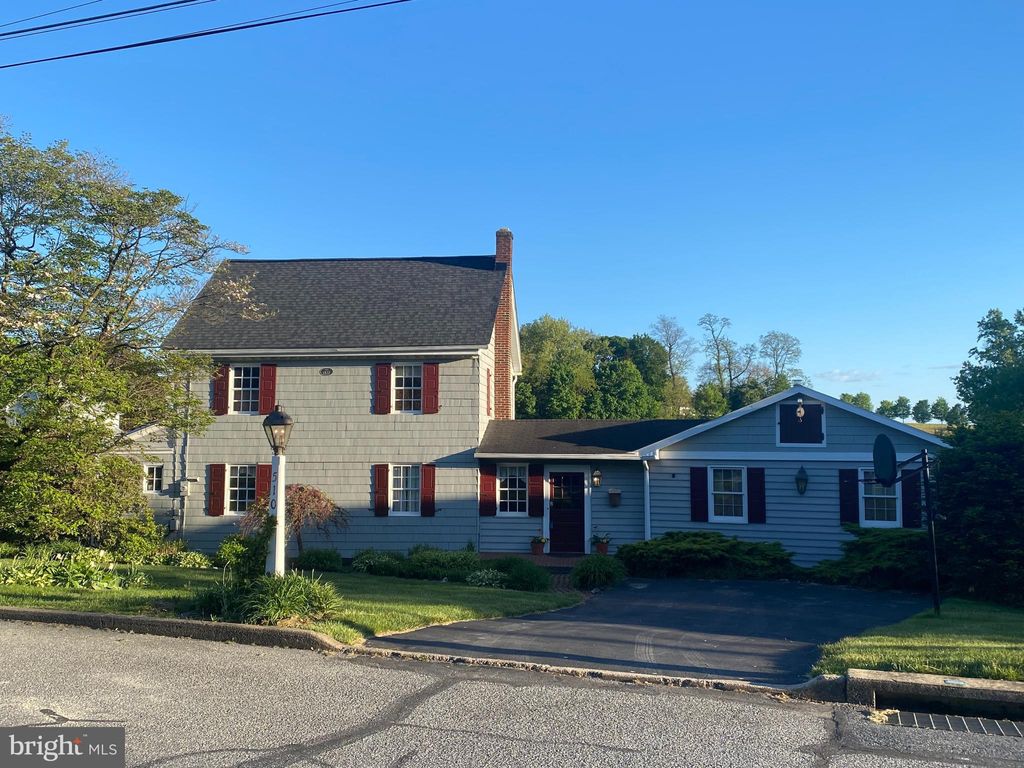 Photo of 510 WESTVIEW DR, AKRON, PA 17501 (MLS # PALA2034578)