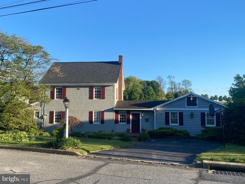 Photo of 510 WESTVIEW DR, AKRON, PA 17501 (MLS # PALA2034578)