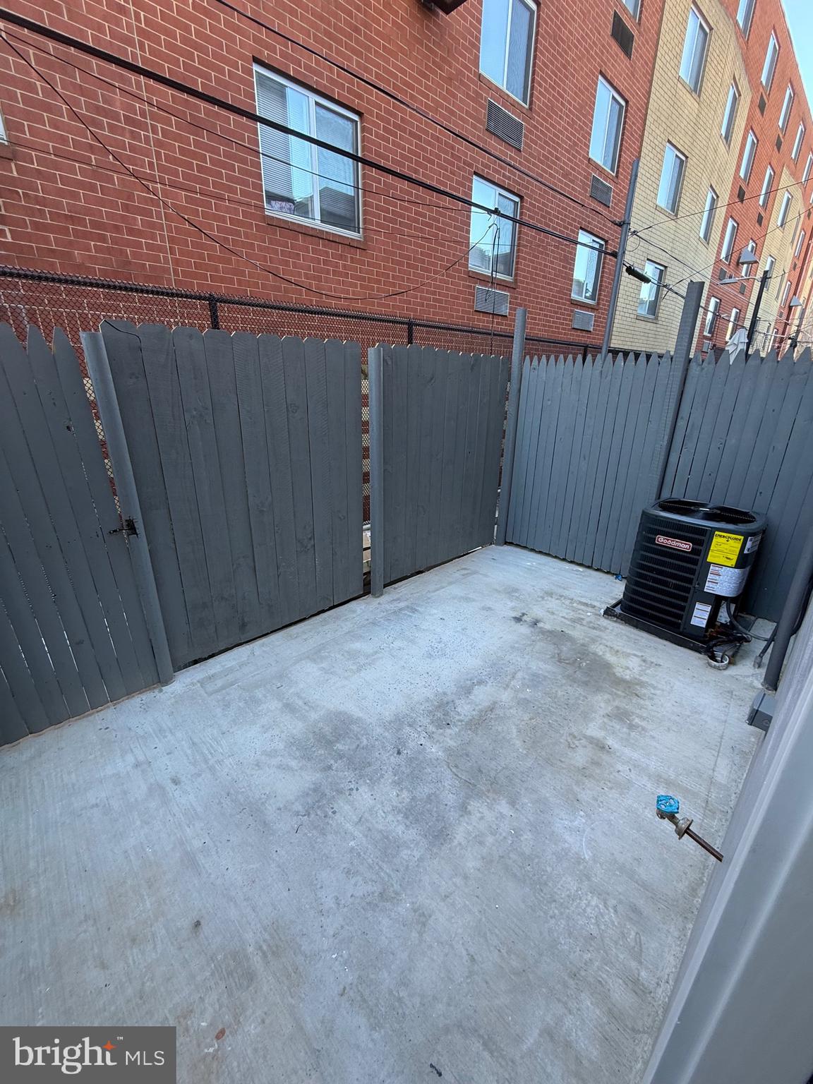 WHITMAN - Residential