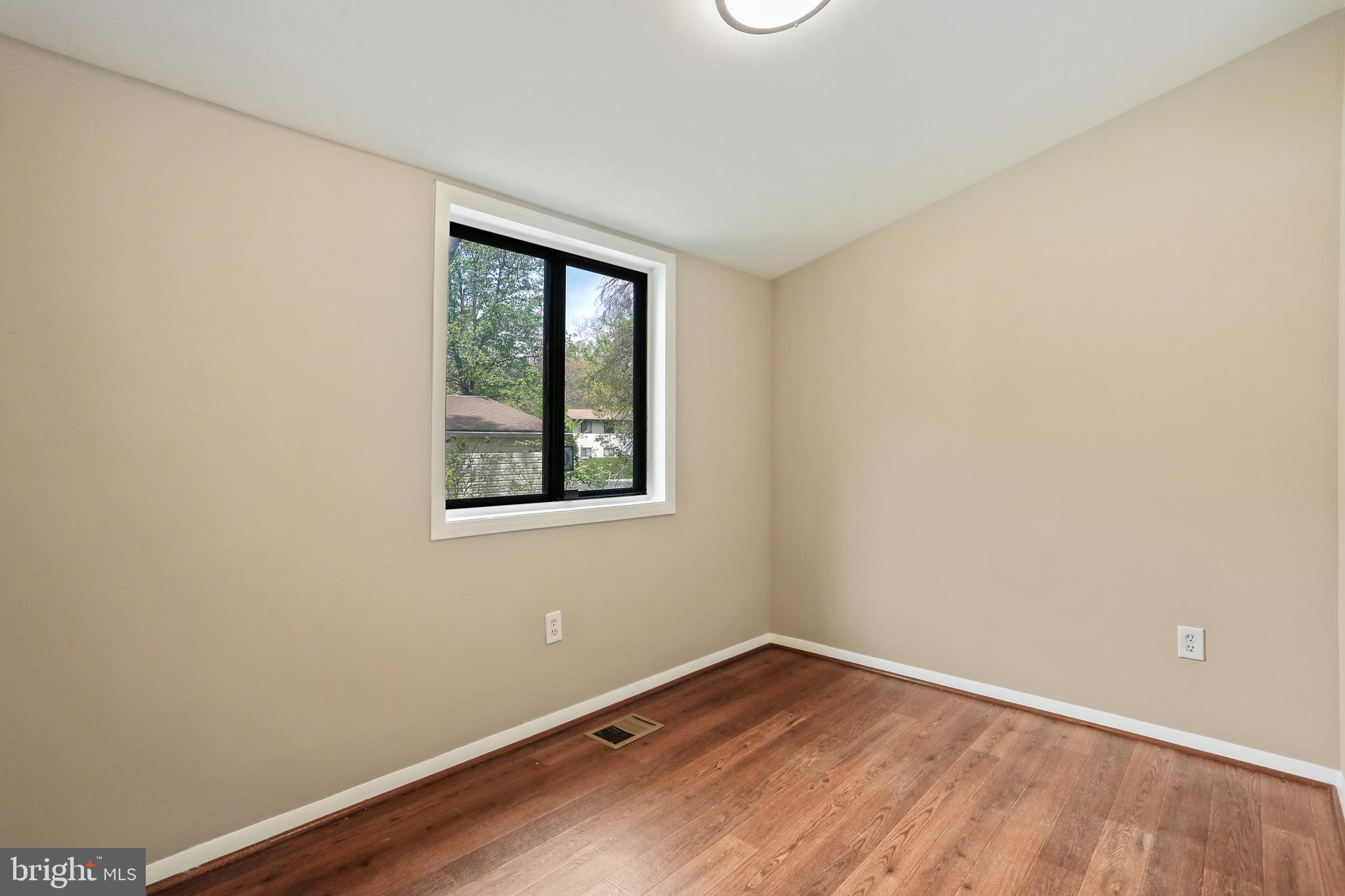 VILLAGE OF OAKLAND MILLS - Residential