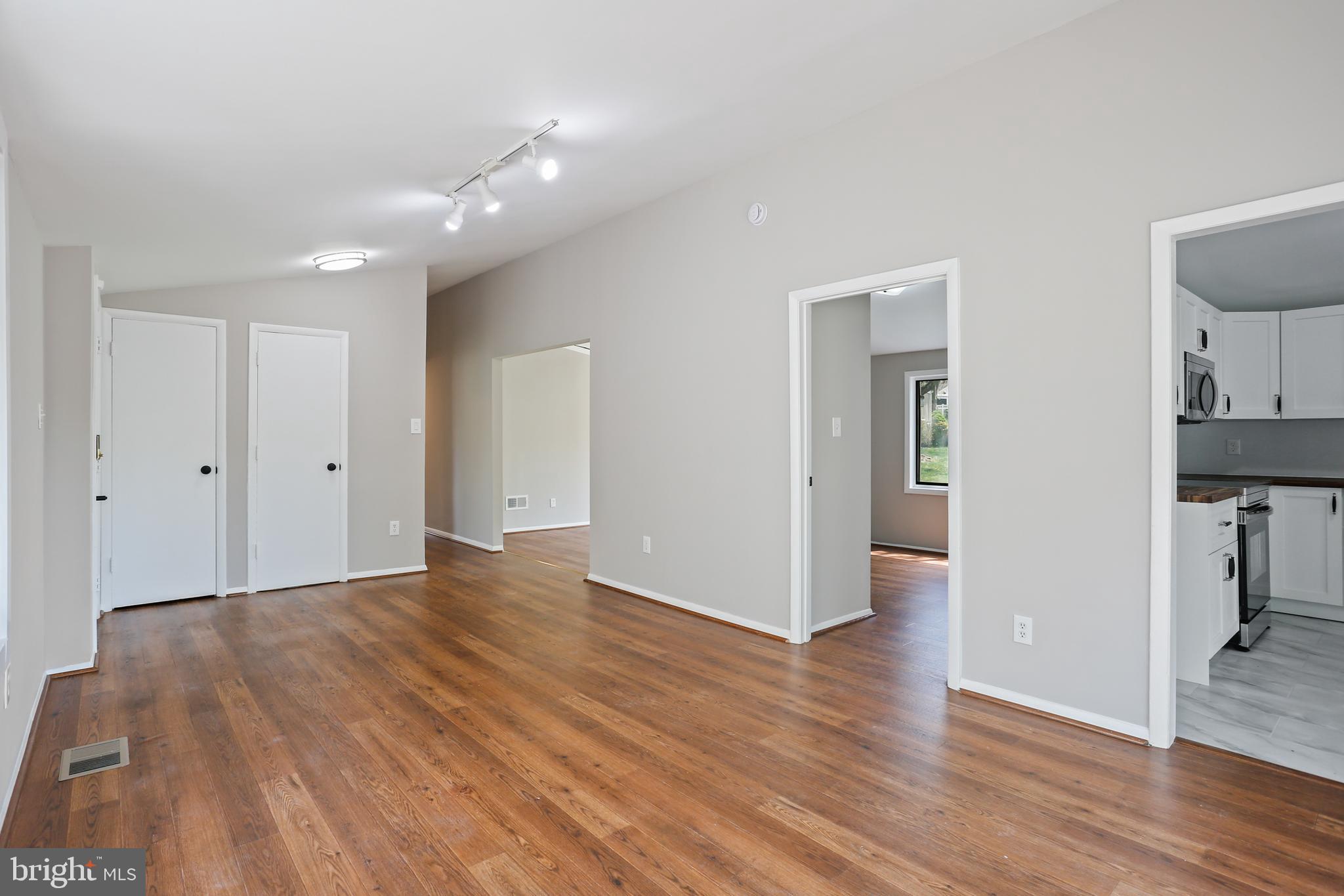 VILLAGE OF OAKLAND MILLS - Residential