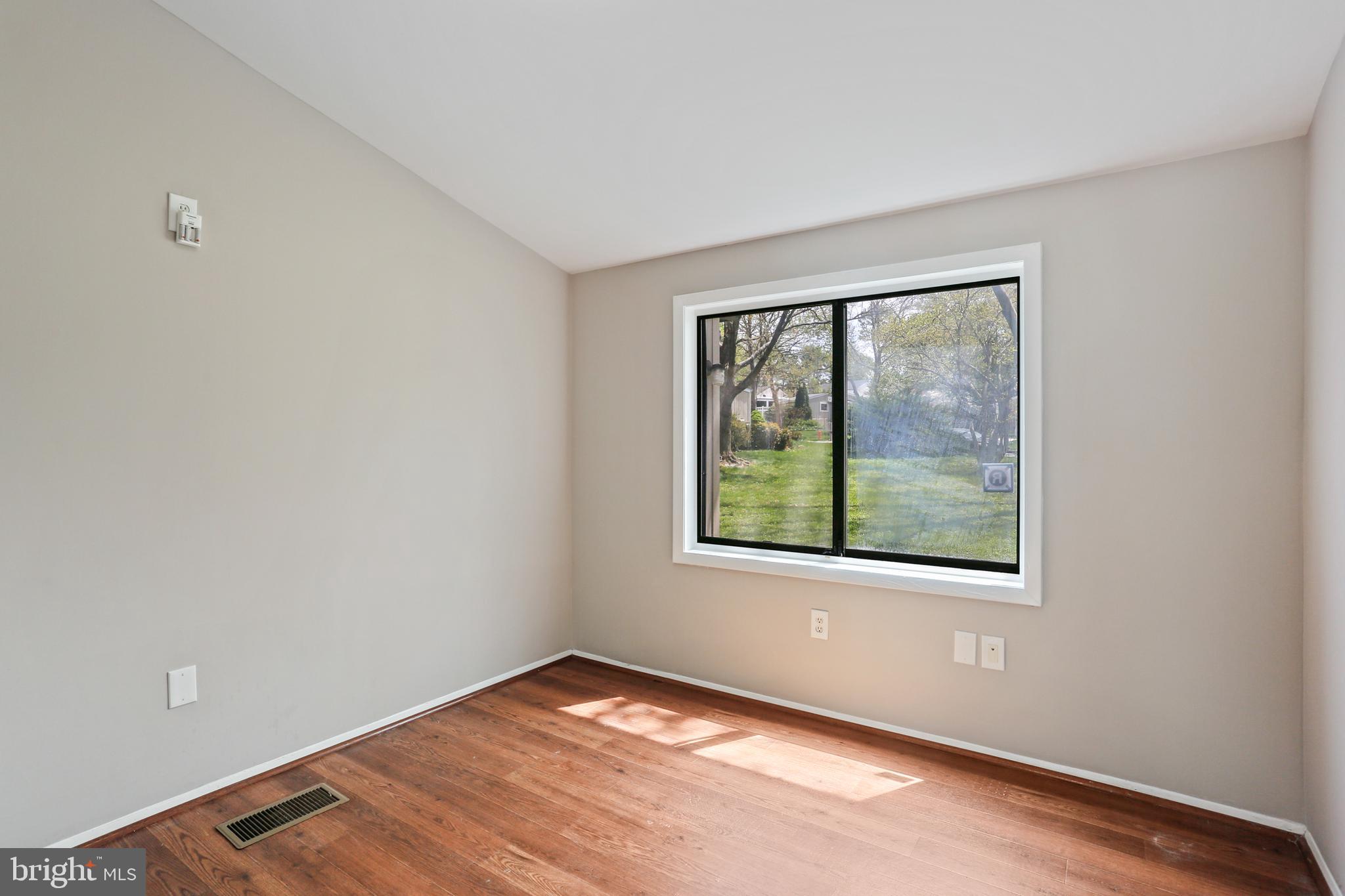 VILLAGE OF OAKLAND MILLS - Residential