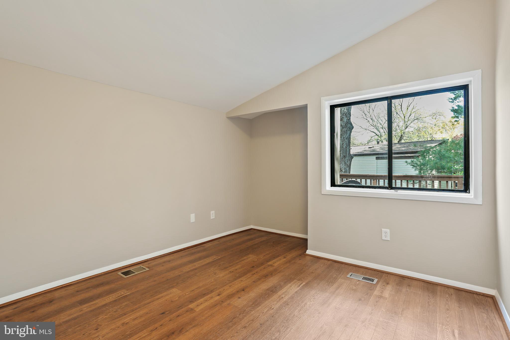 VILLAGE OF OAKLAND MILLS - Residential