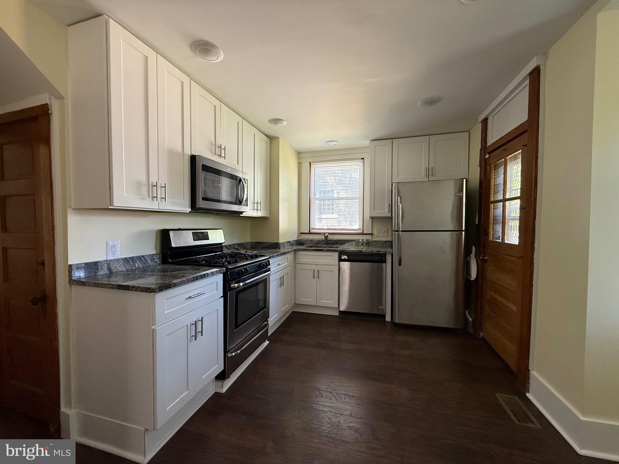 4007 BATEMAN AVENUE
