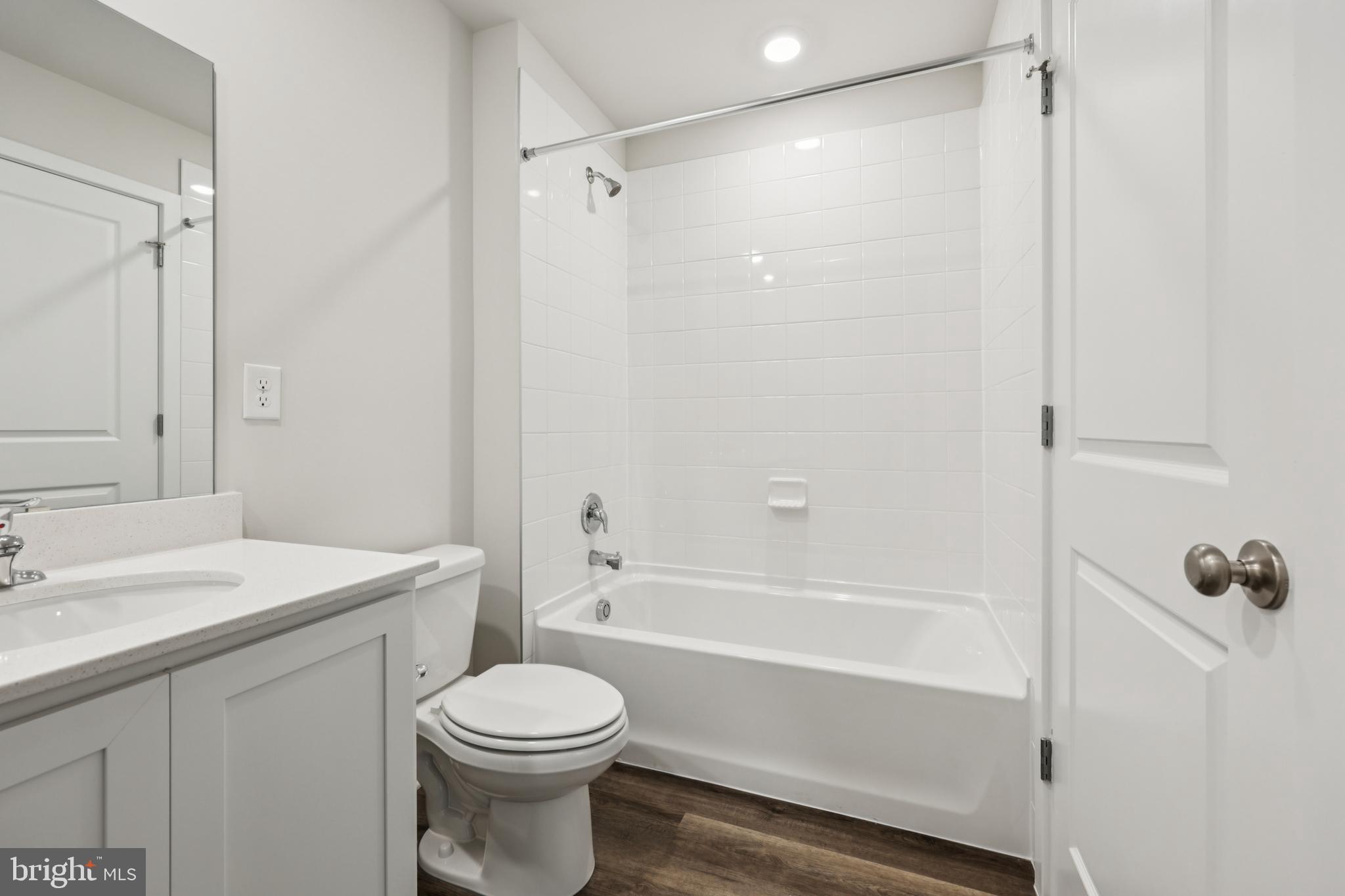 RIVERPOINTE - Residential