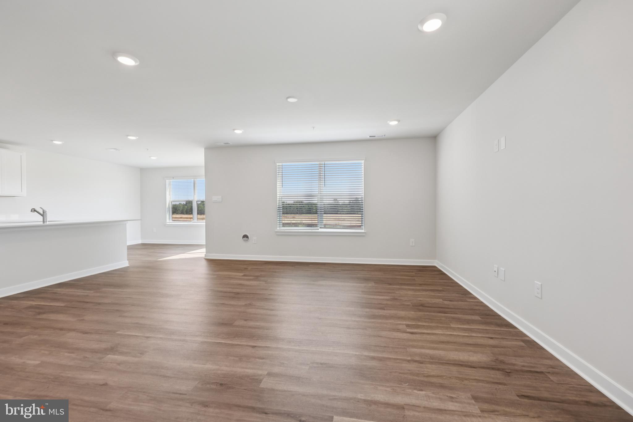 RIVERPOINTE - Residential