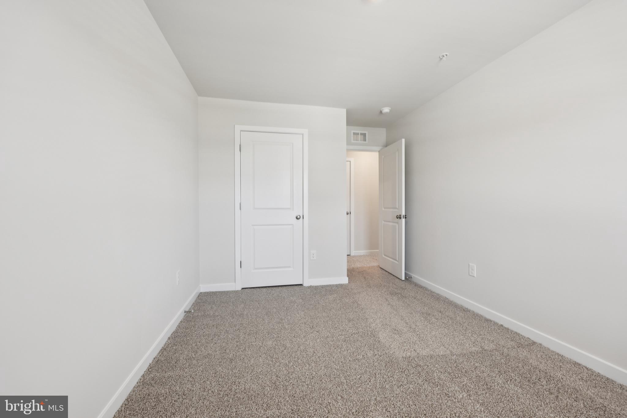 RIVERPOINTE - Residential