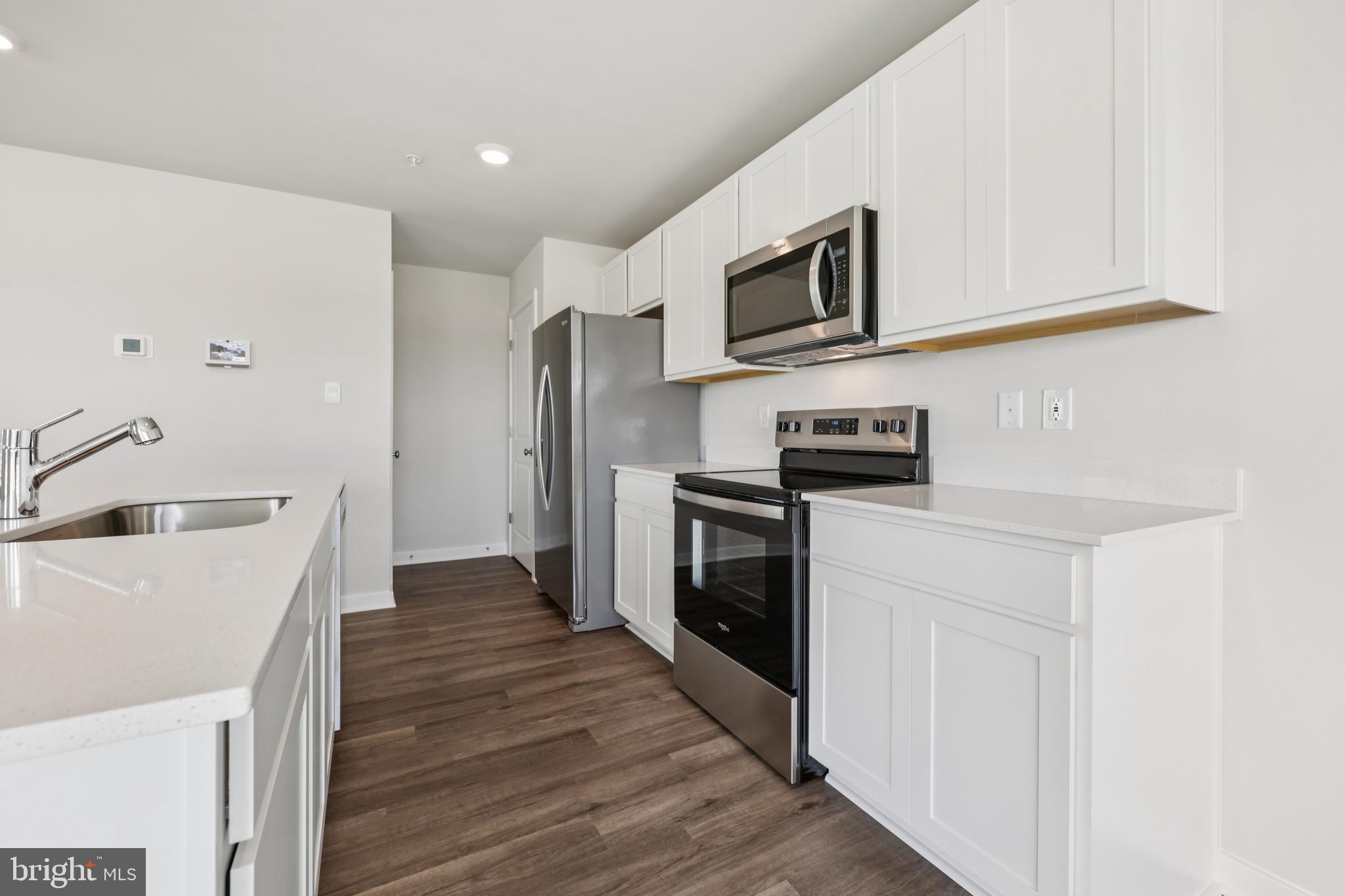 RIVERPOINTE - Residential