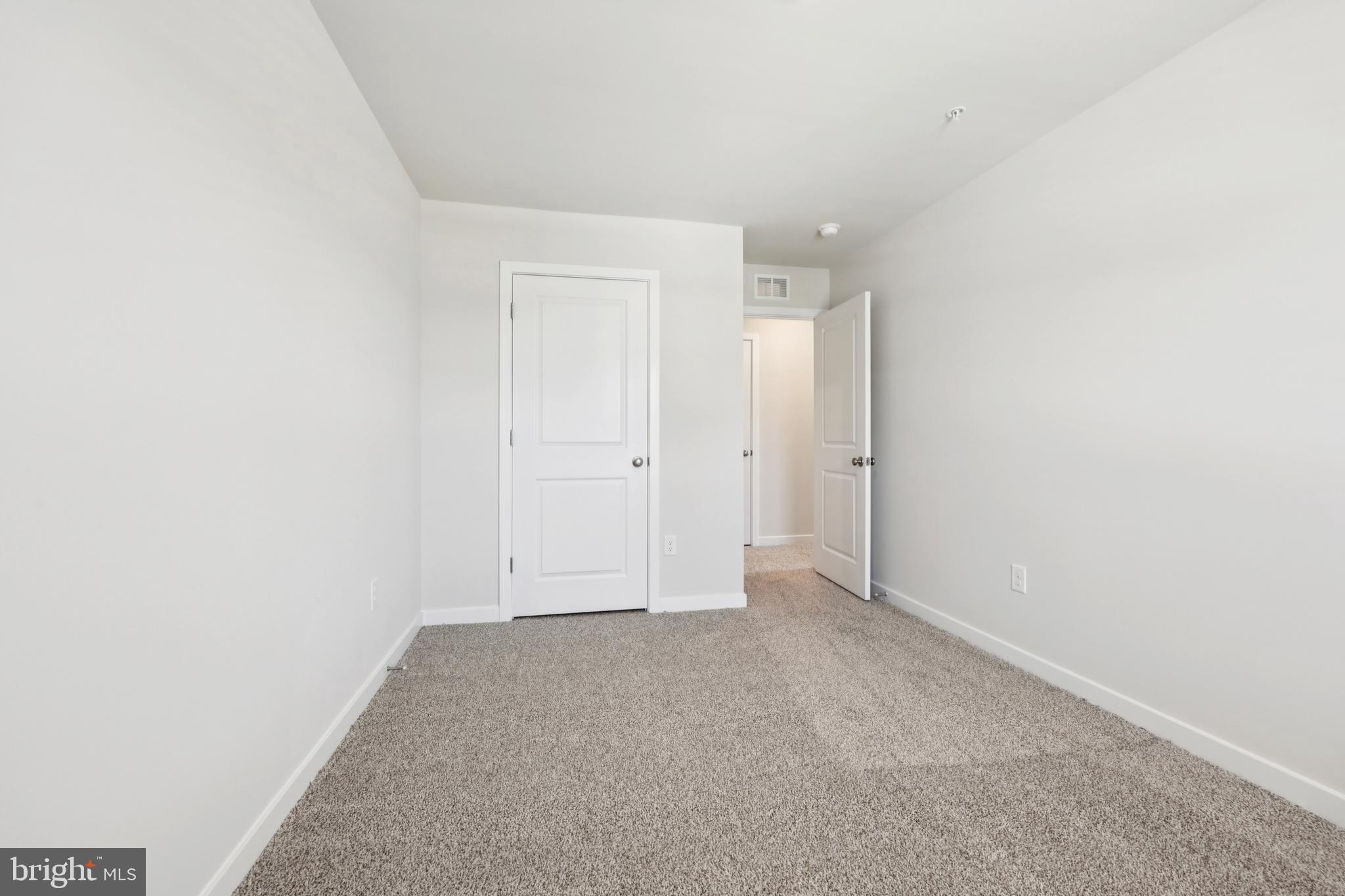 RIVERPOINTE - Residential