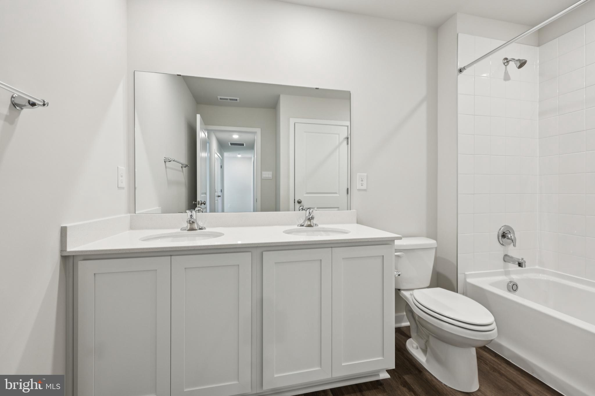 RIVERPOINTE - Residential