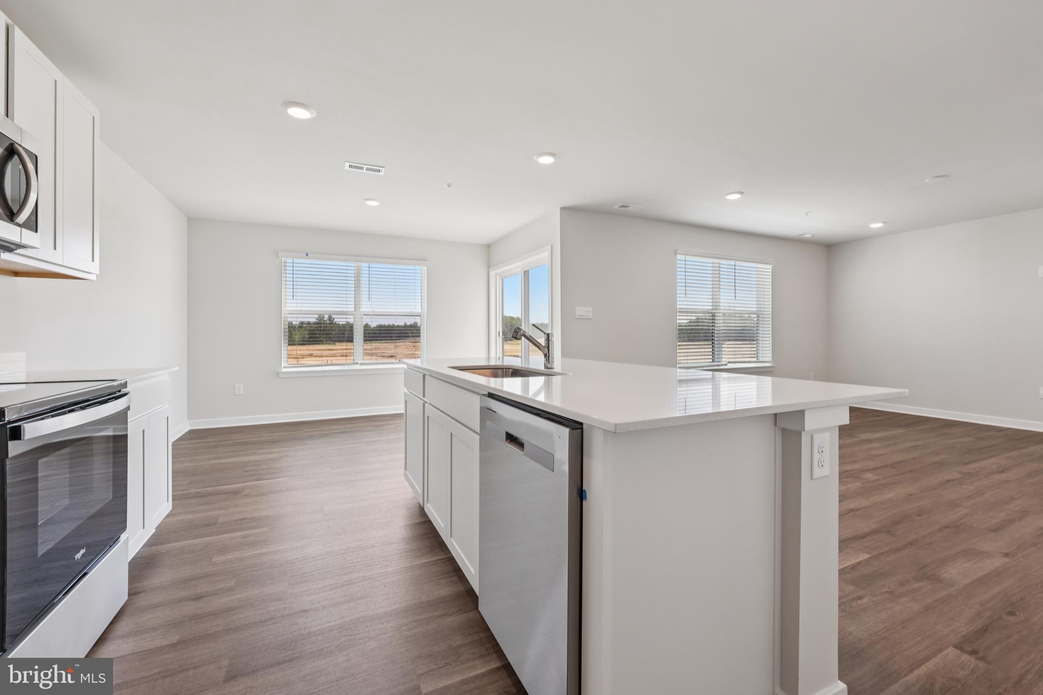 RIVERPOINTE - Residential