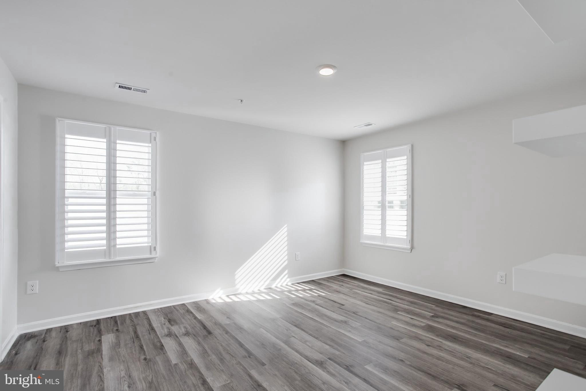 PINEGROVE - Residential