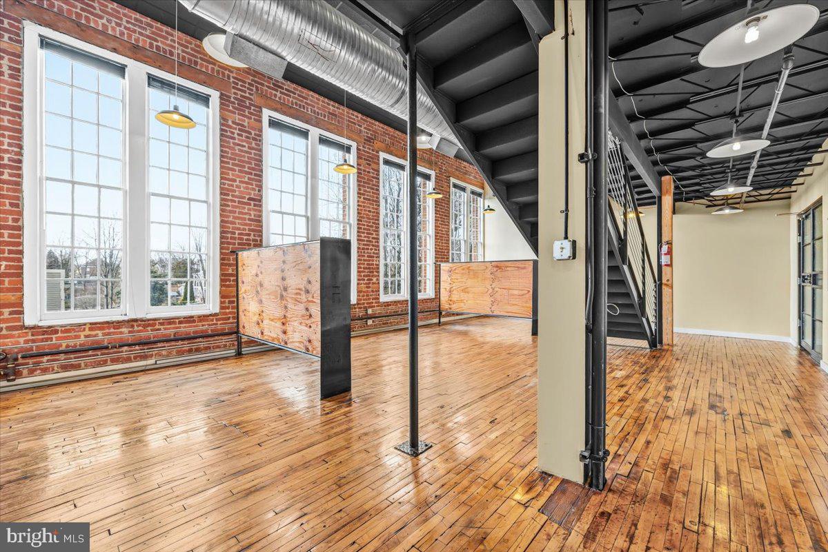 GLASS FACTORY - Commercial Sale