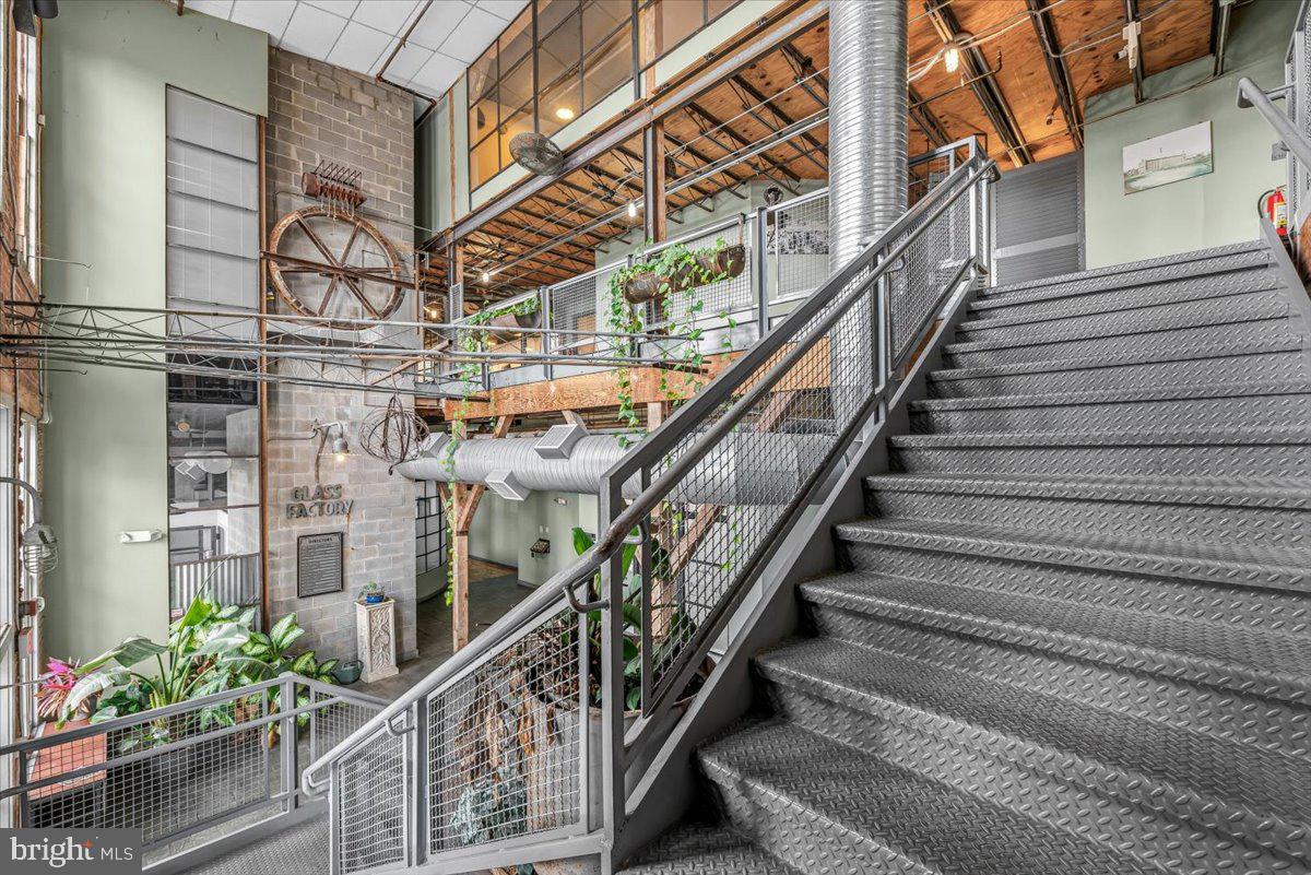 GLASS FACTORY - Commercial Sale