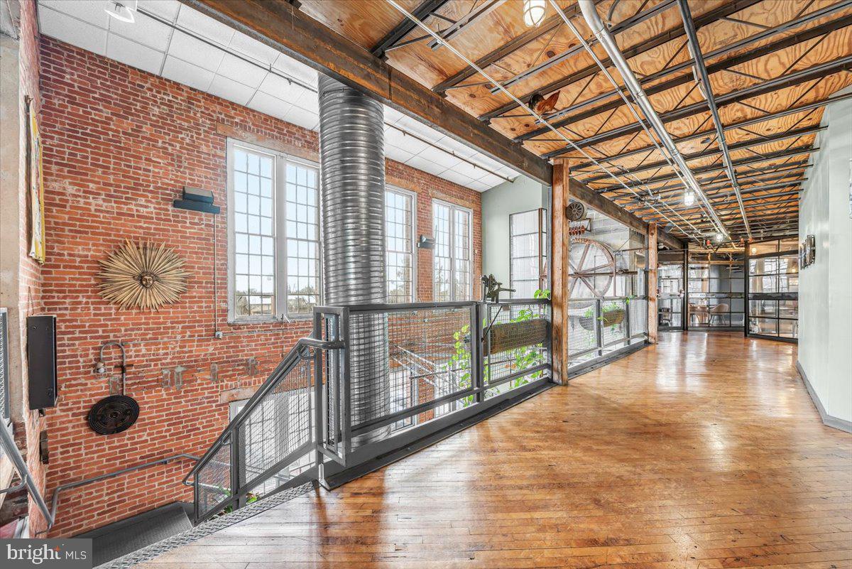 GLASS FACTORY - Commercial Sale