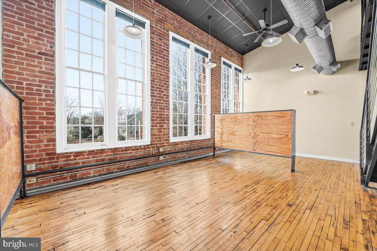 GLASS FACTORY - Commercial Sale