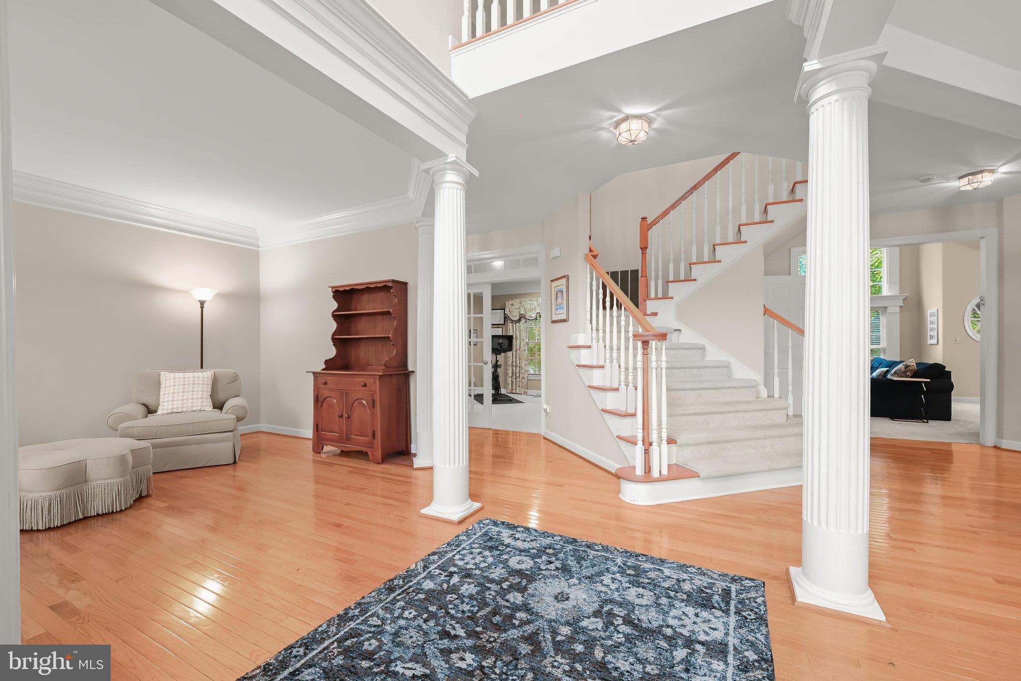 822 QUEENS PARK DRIVE