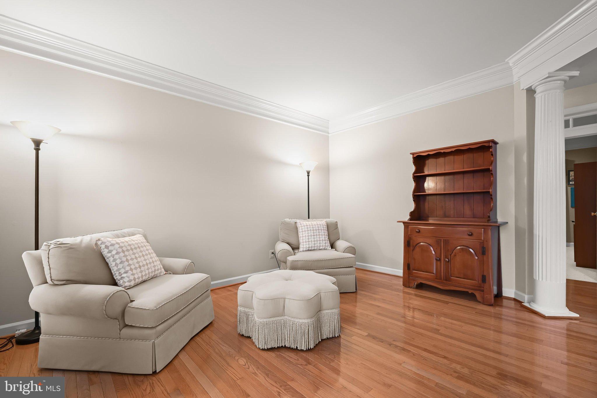 822 QUEENS PARK DRIVE