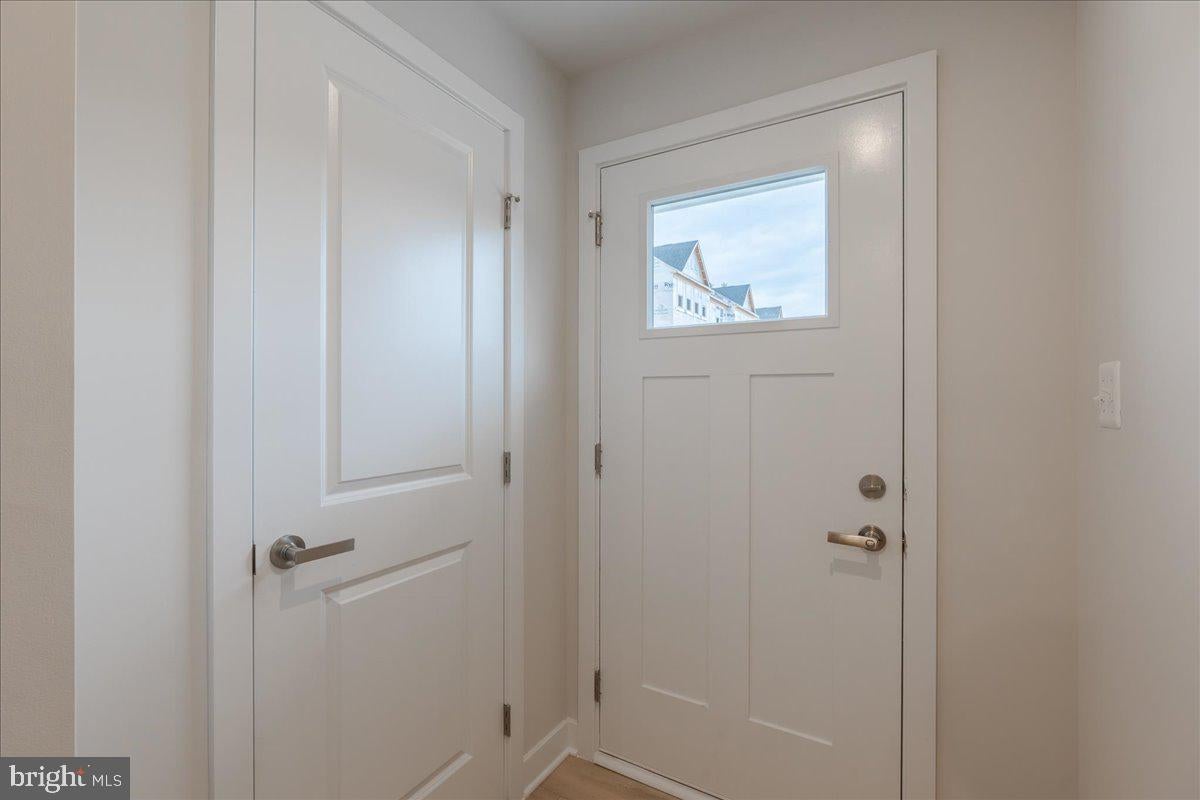 7238 MUSCA SHIRE LANE
