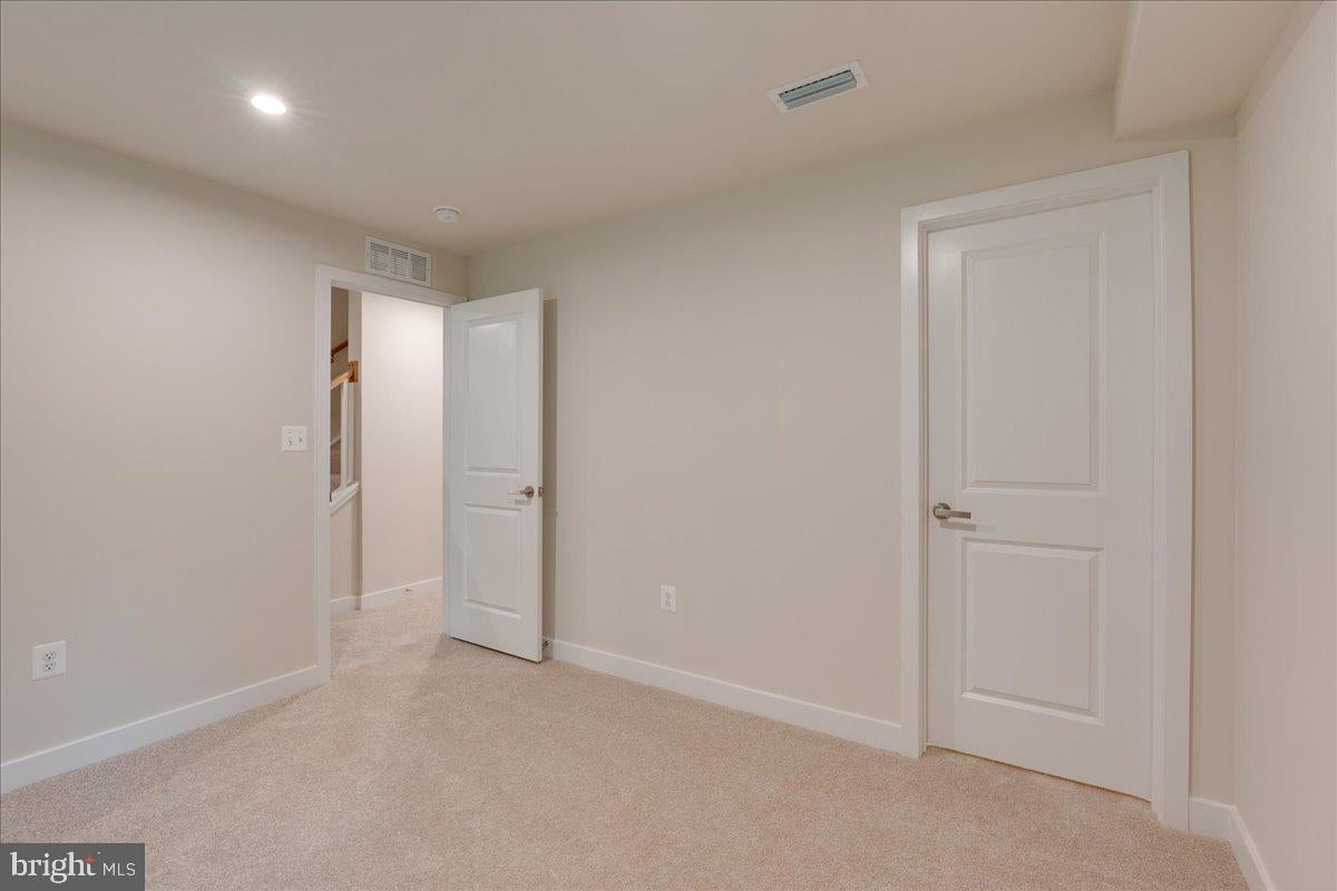 7238 MUSCA SHIRE LANE