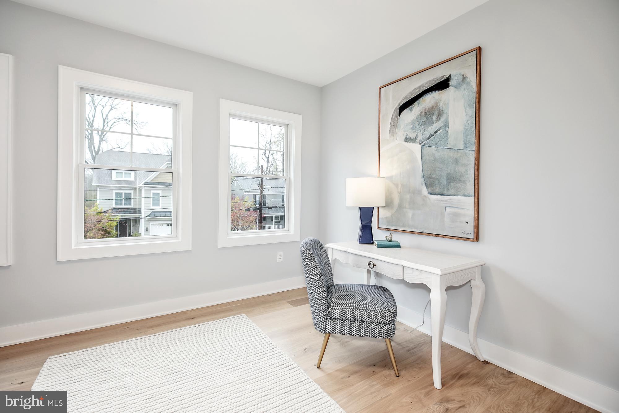 GREENWICH FOREST - Residential