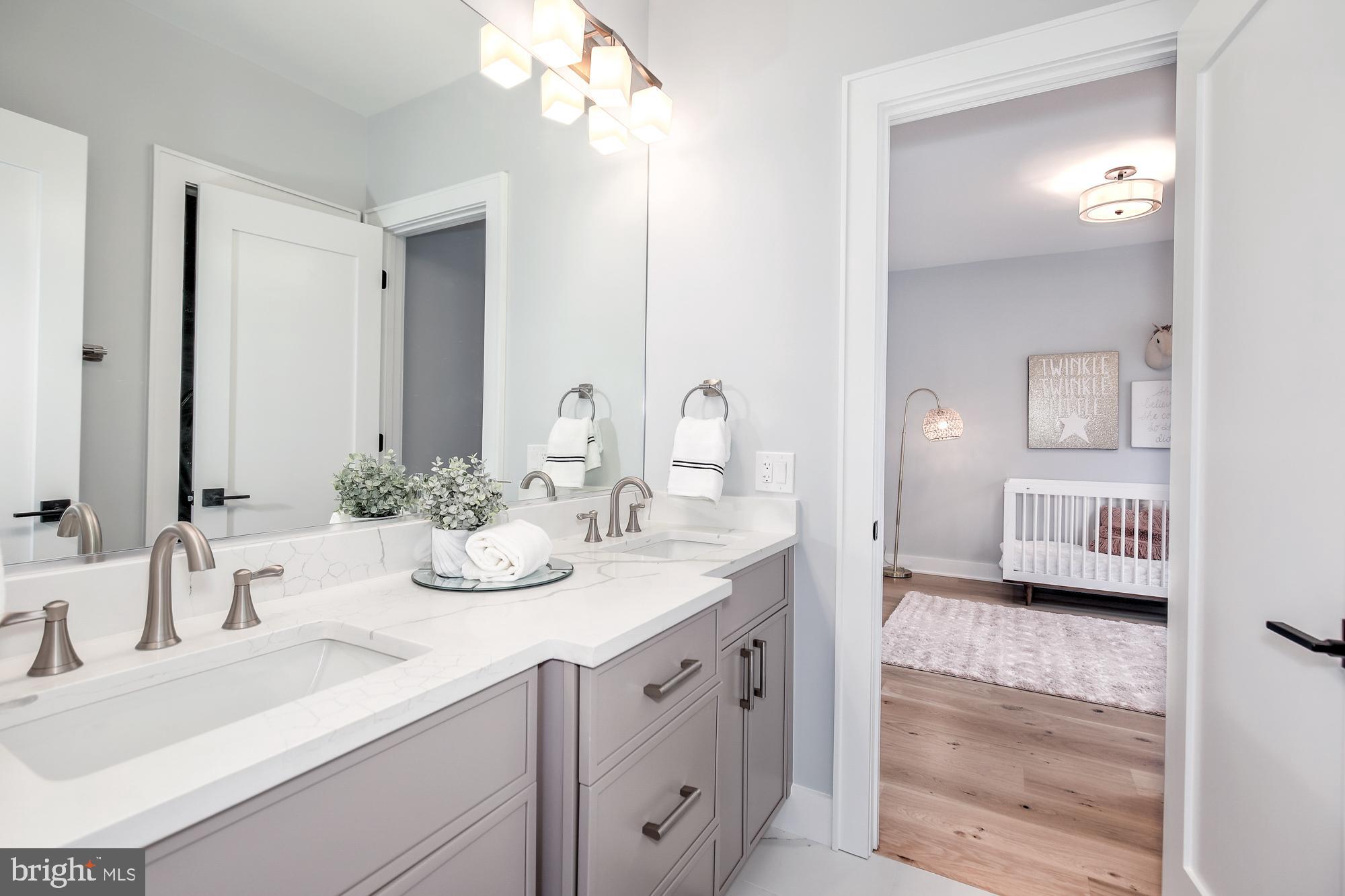 GREENWICH FOREST - Residential