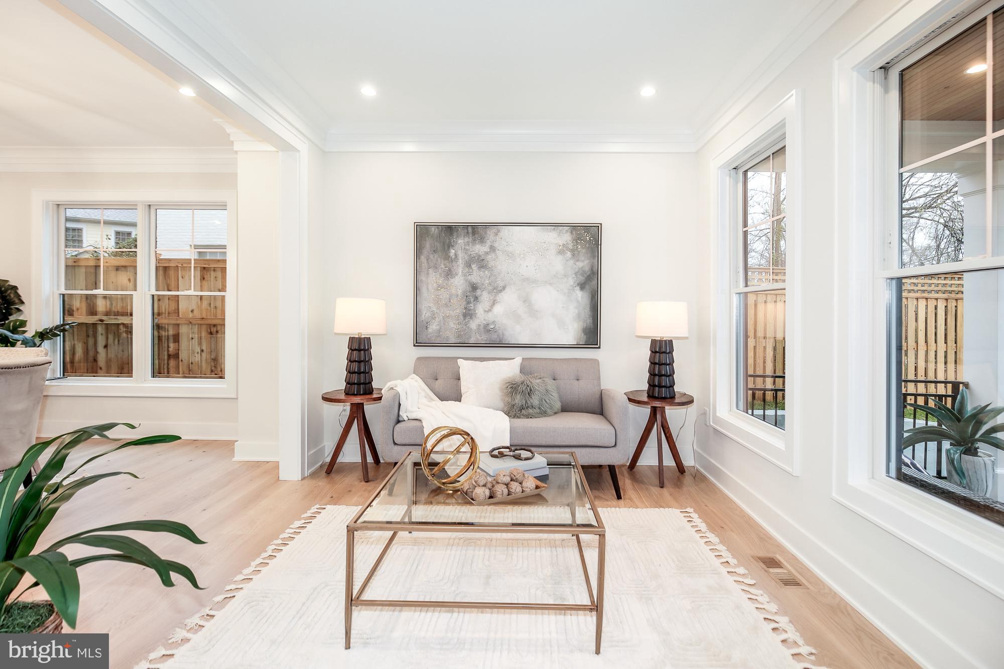 GREENWICH FOREST - Residential