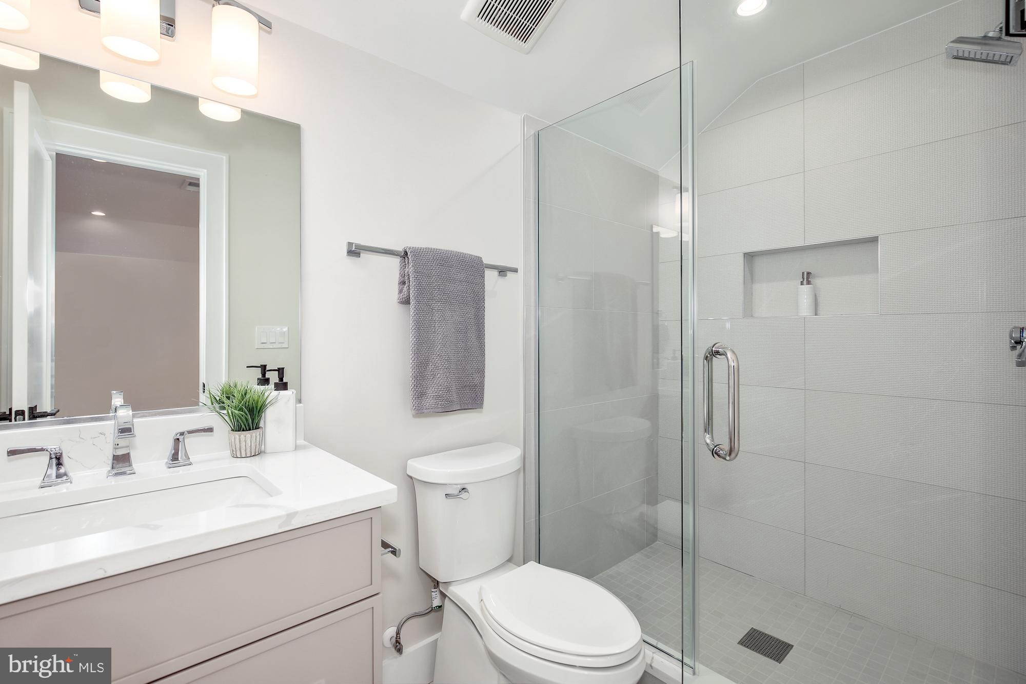 GREENWICH FOREST - Residential