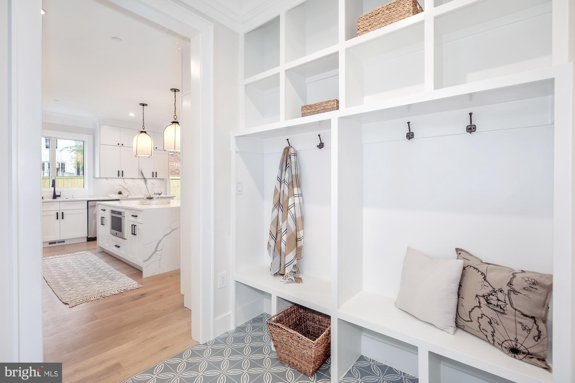 GREENWICH FOREST - Residential