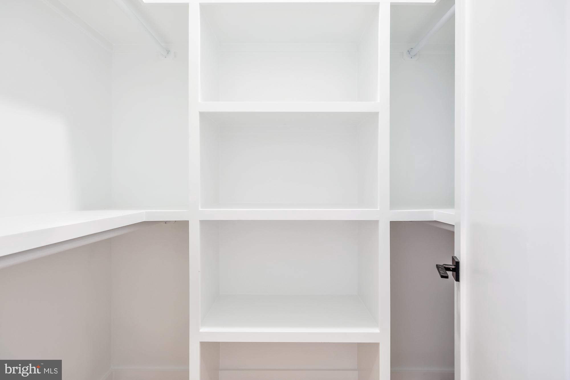 GREENWICH FOREST - Residential