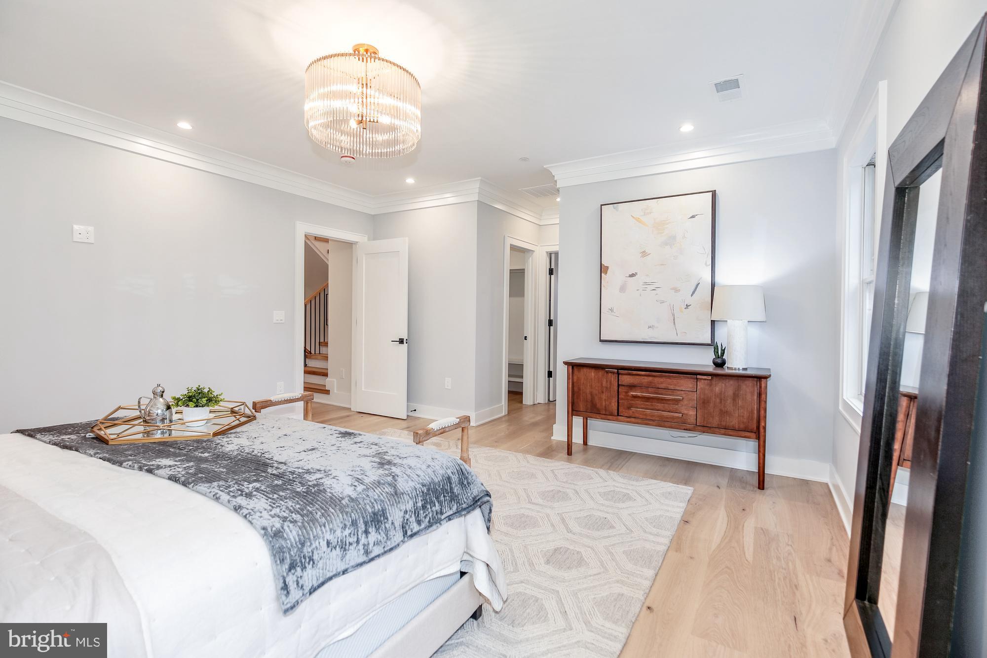 GREENWICH FOREST - Residential