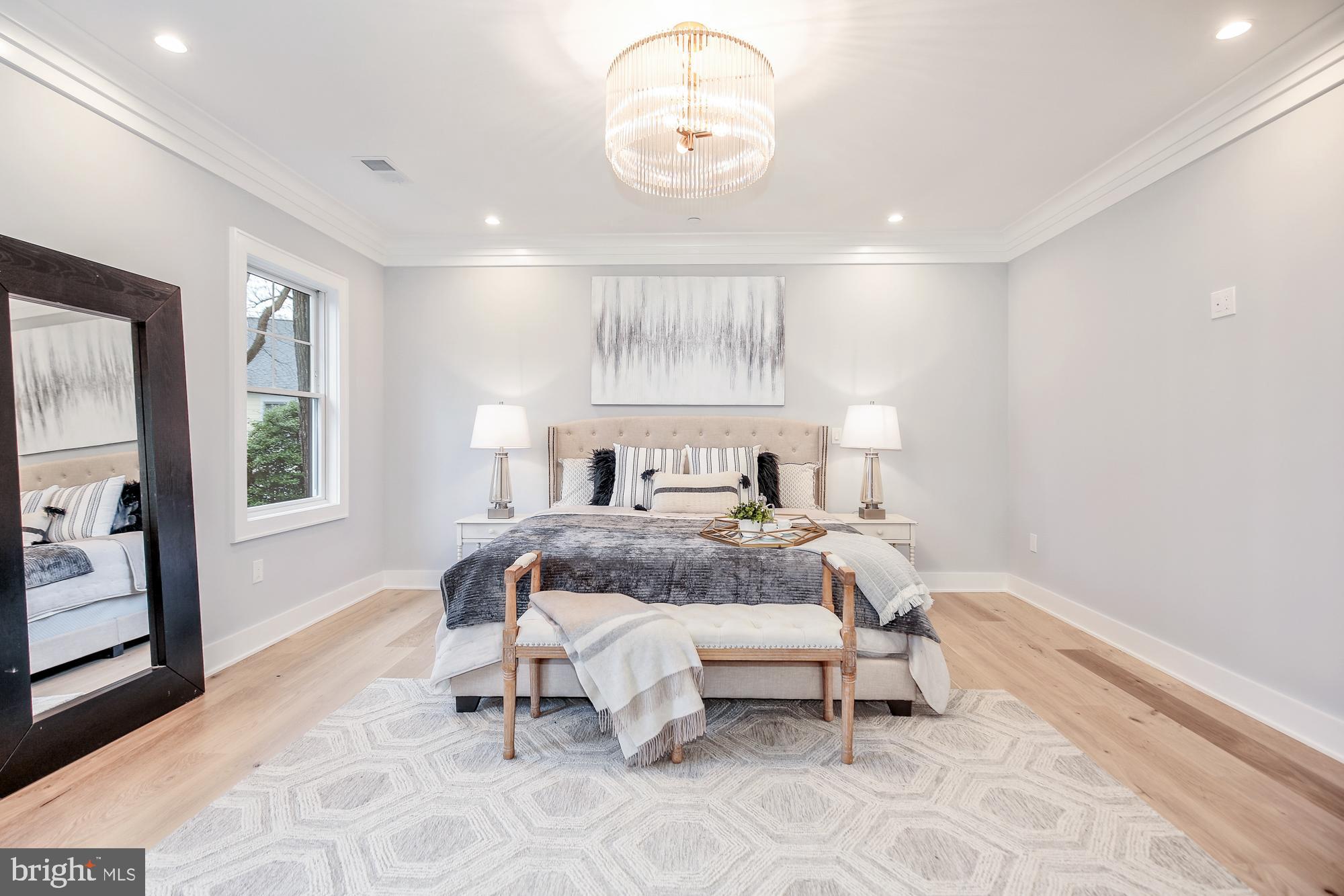 GREENWICH FOREST - Residential