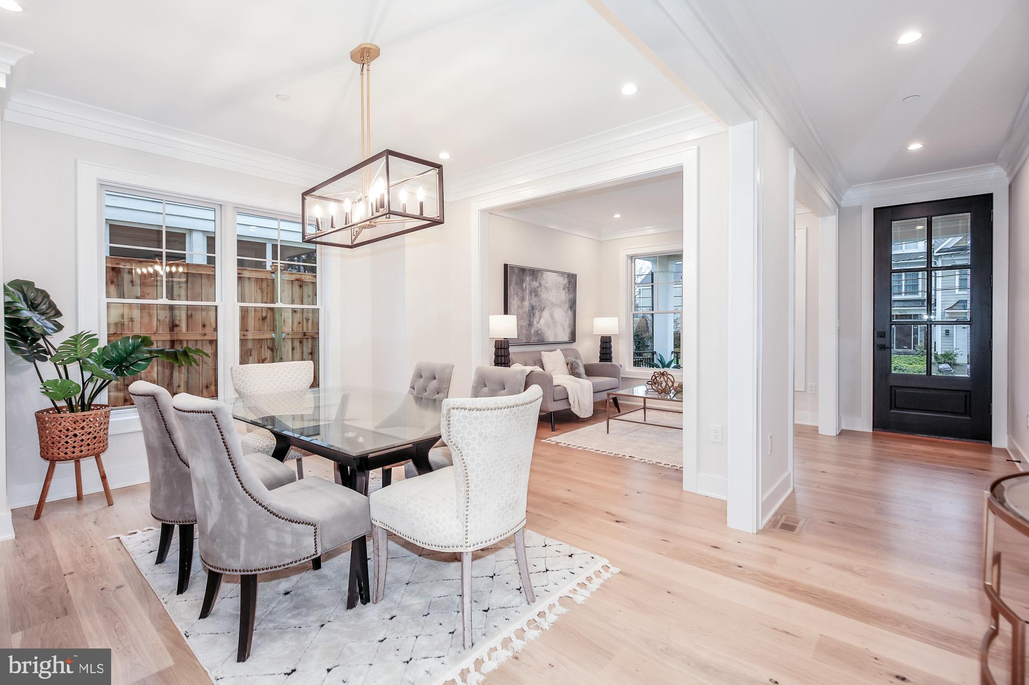 GREENWICH FOREST - Residential