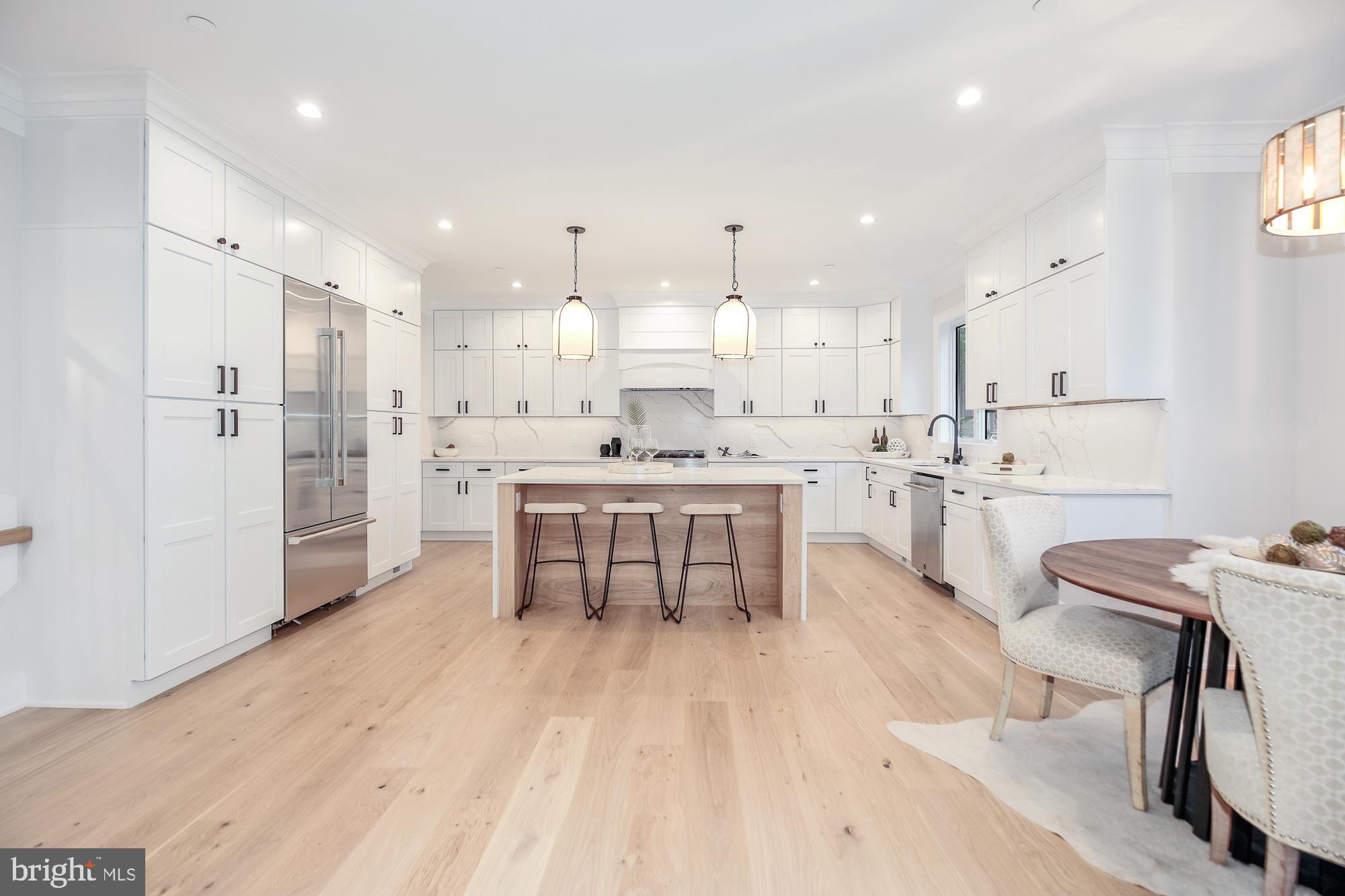 GREENWICH FOREST - Residential