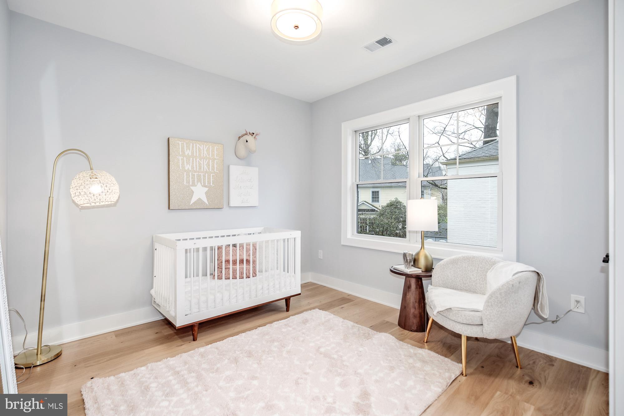 GREENWICH FOREST - Residential