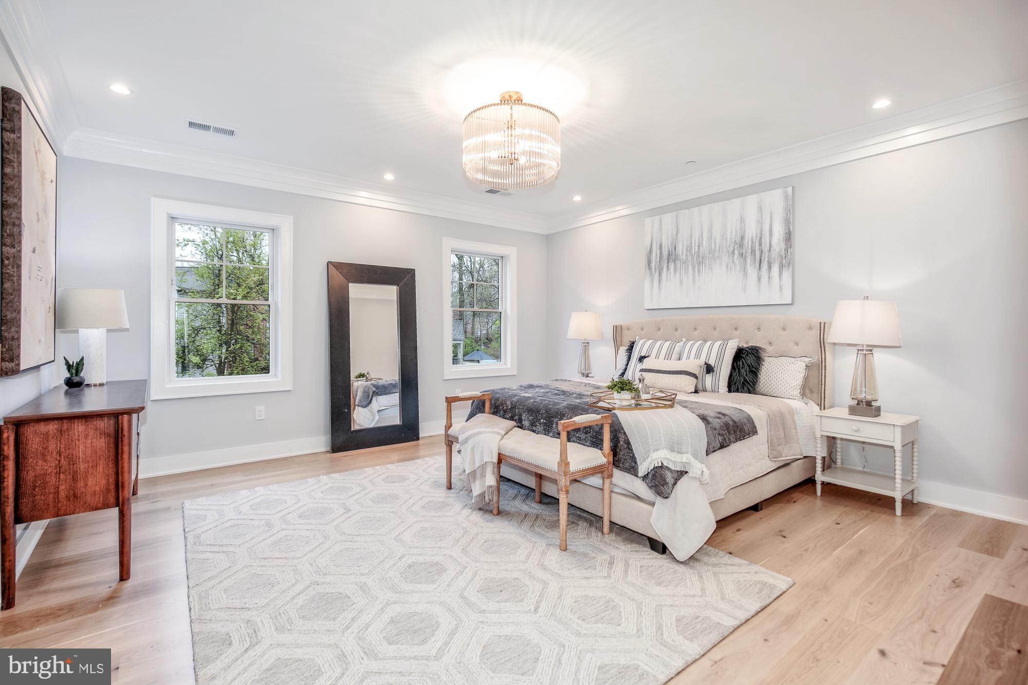 GREENWICH FOREST - Residential