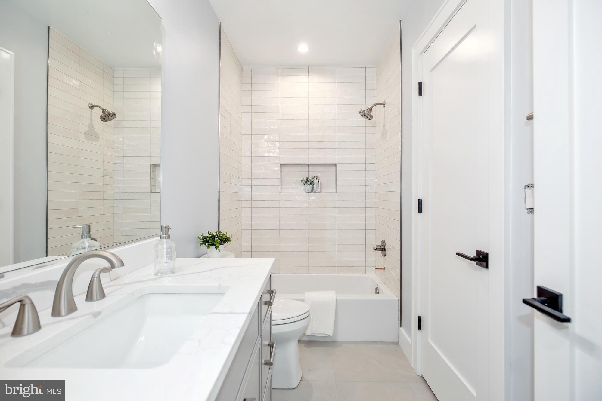 GREENWICH FOREST - Residential