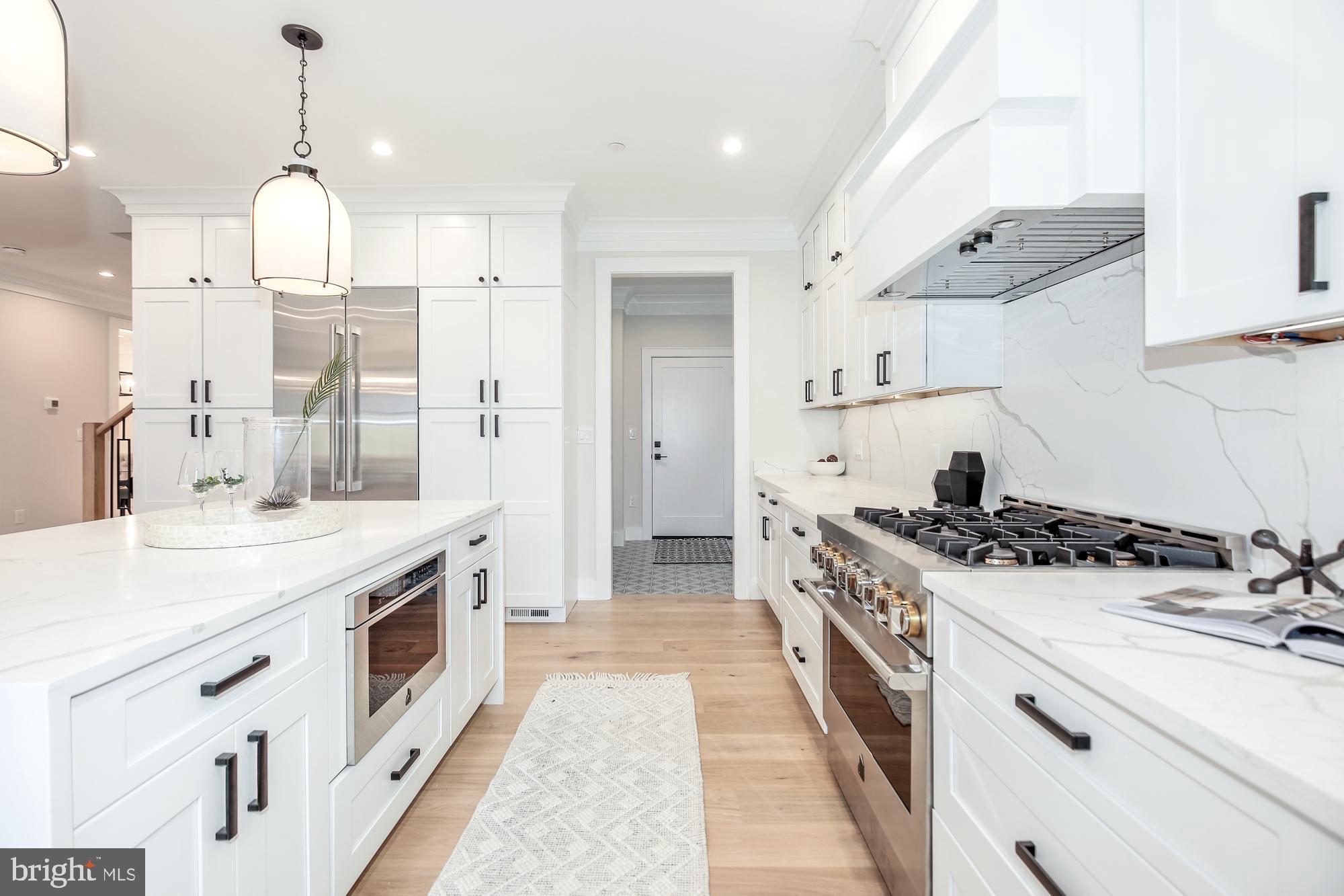 GREENWICH FOREST - Residential