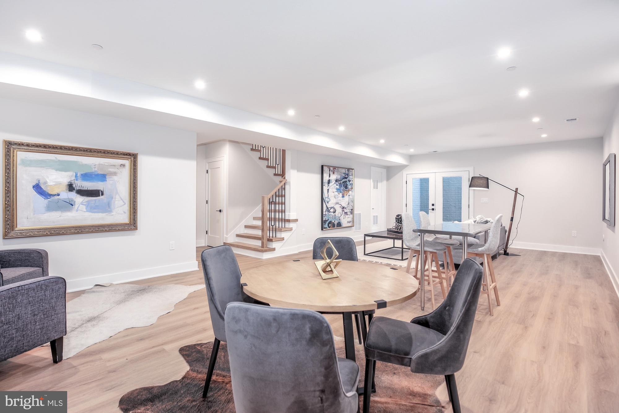 GREENWICH FOREST - Residential