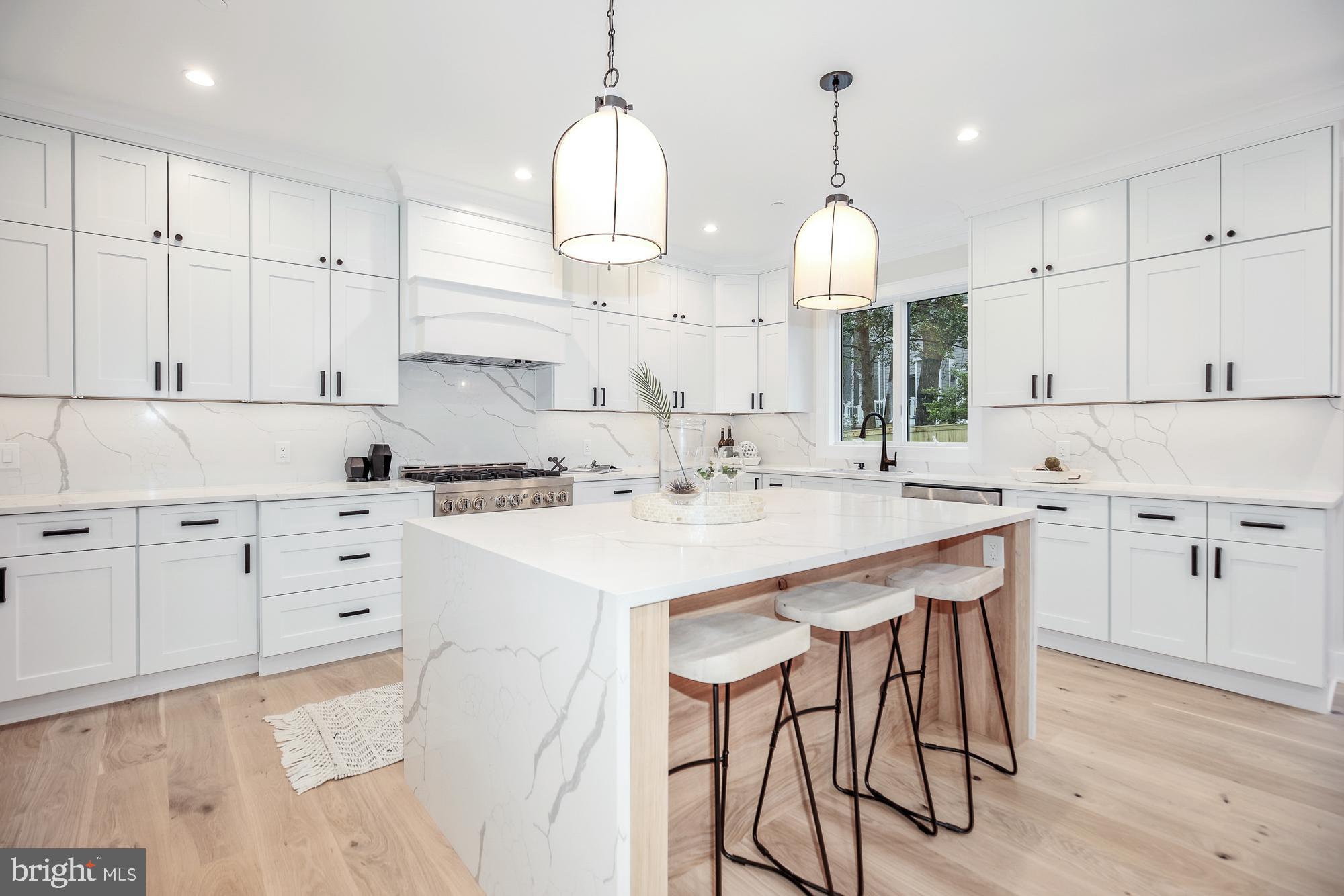 GREENWICH FOREST - Residential