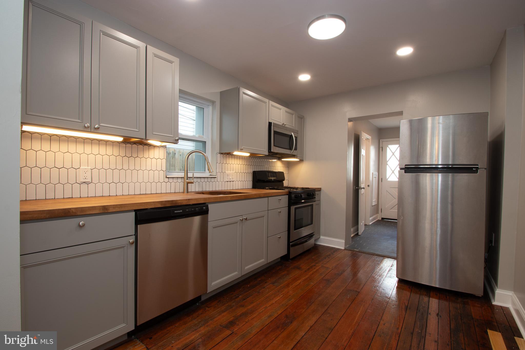 PORT RICHMOND - Residential