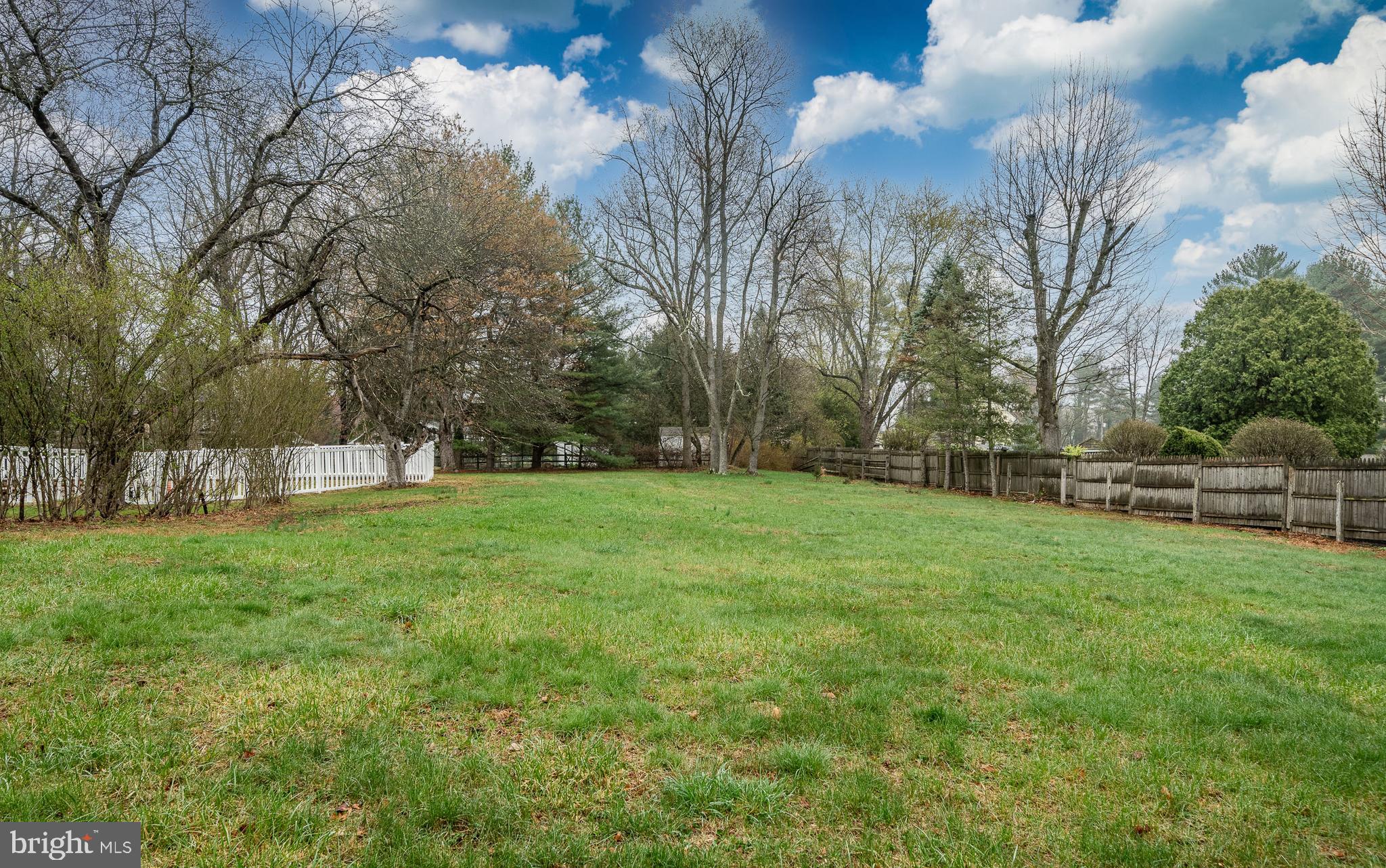 WOODS OF PEBBLE HI - Residential