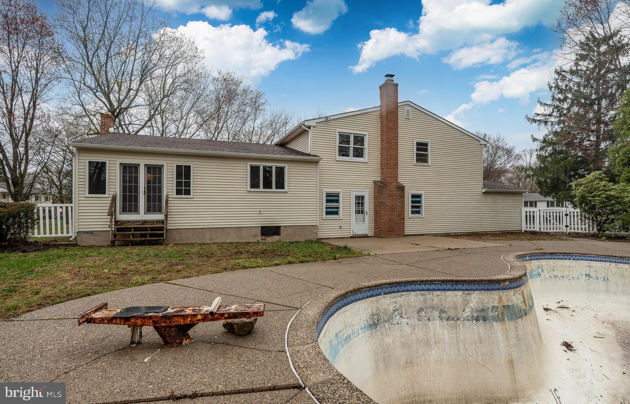 WOODS OF PEBBLE HI - Residential